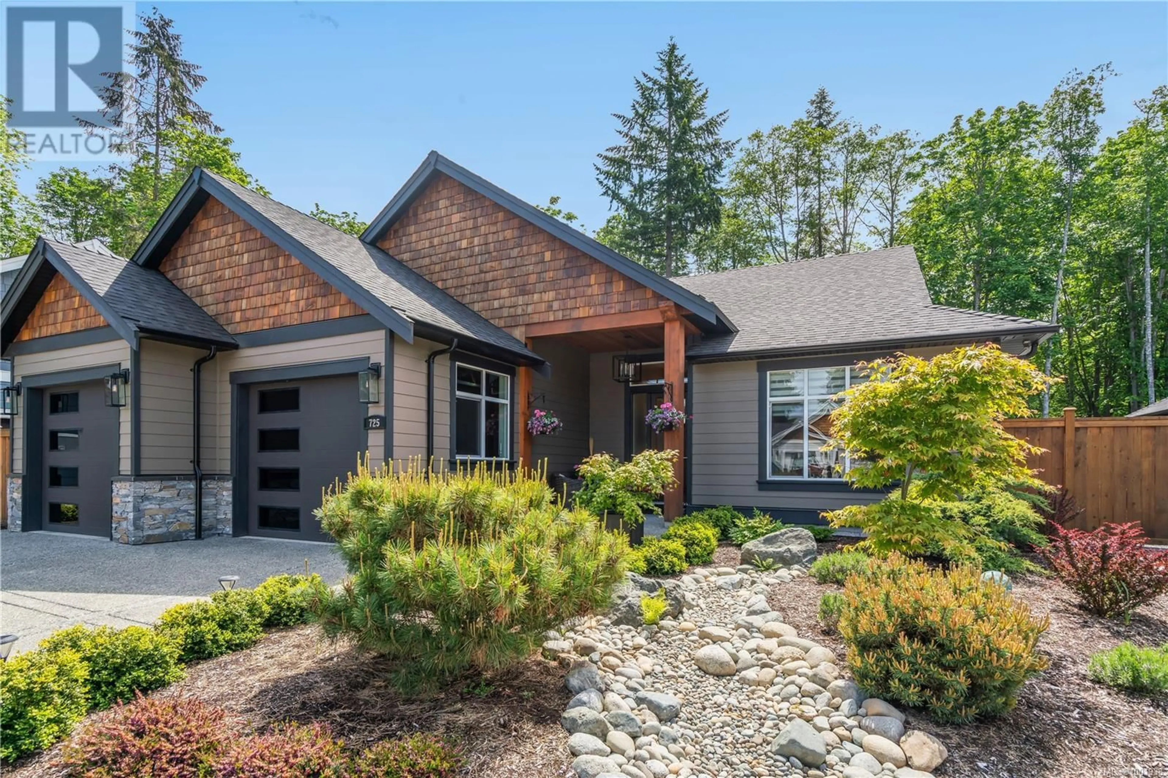 Home with brick exterior material, street for 725 IMPERIAL DRIVE, Parksville British Columbia V9P1X8
