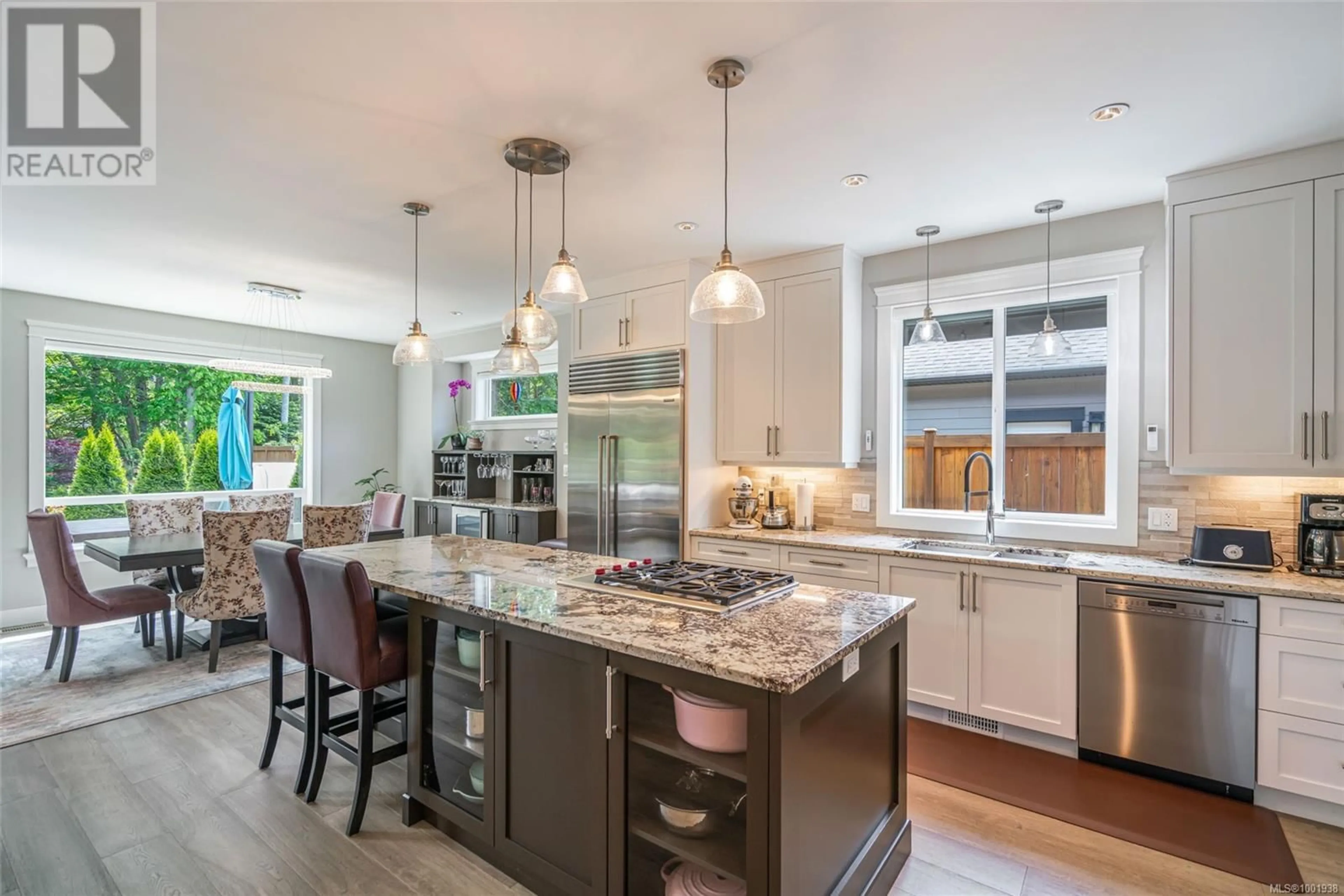 Open concept kitchen, ceramic/tile floor for 725 IMPERIAL DRIVE, Parksville British Columbia V9P1X8