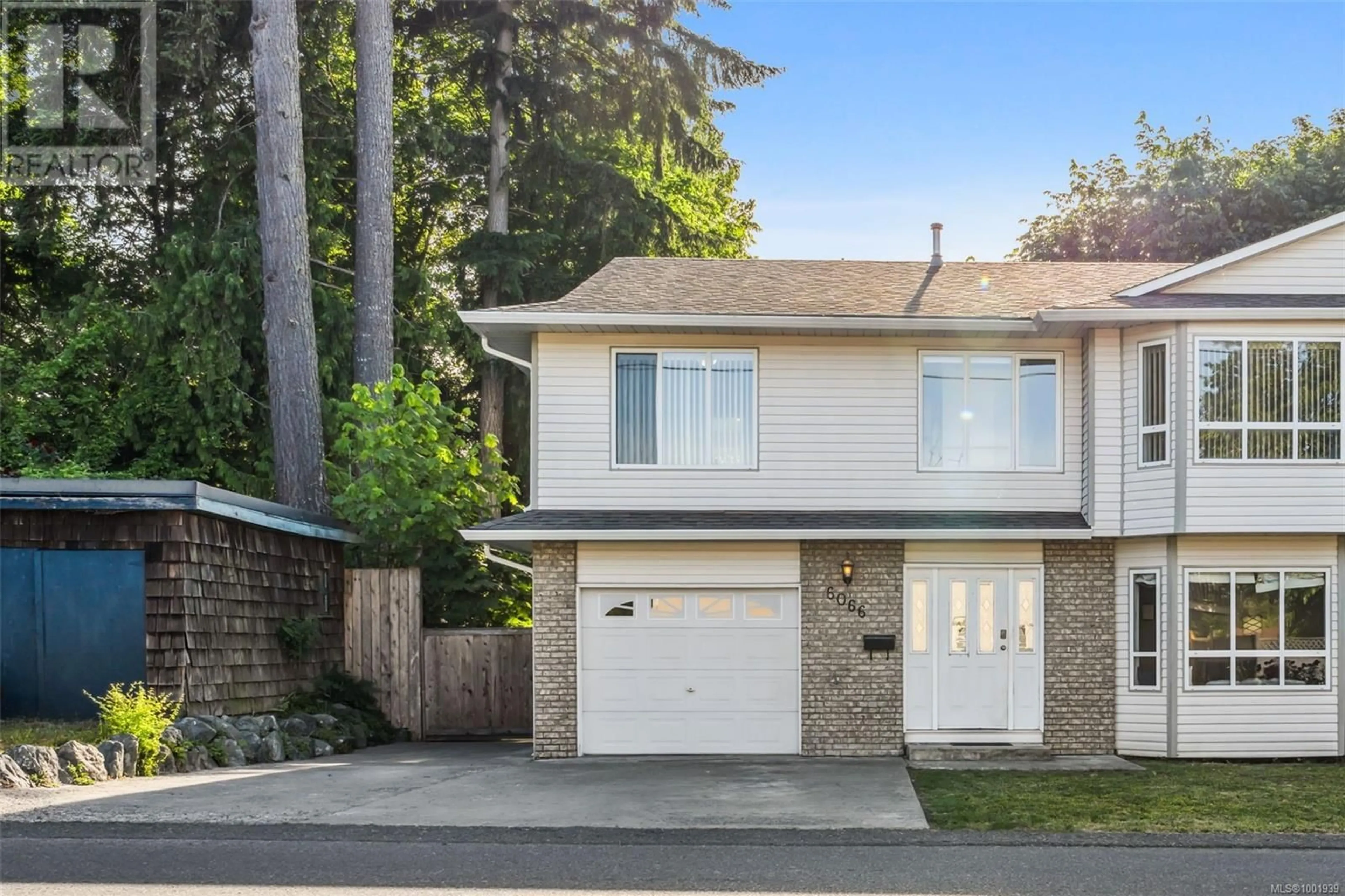 Home with vinyl exterior material, street for 6066 TRUESDALE STREET, Duncan British Columbia V9L2J2