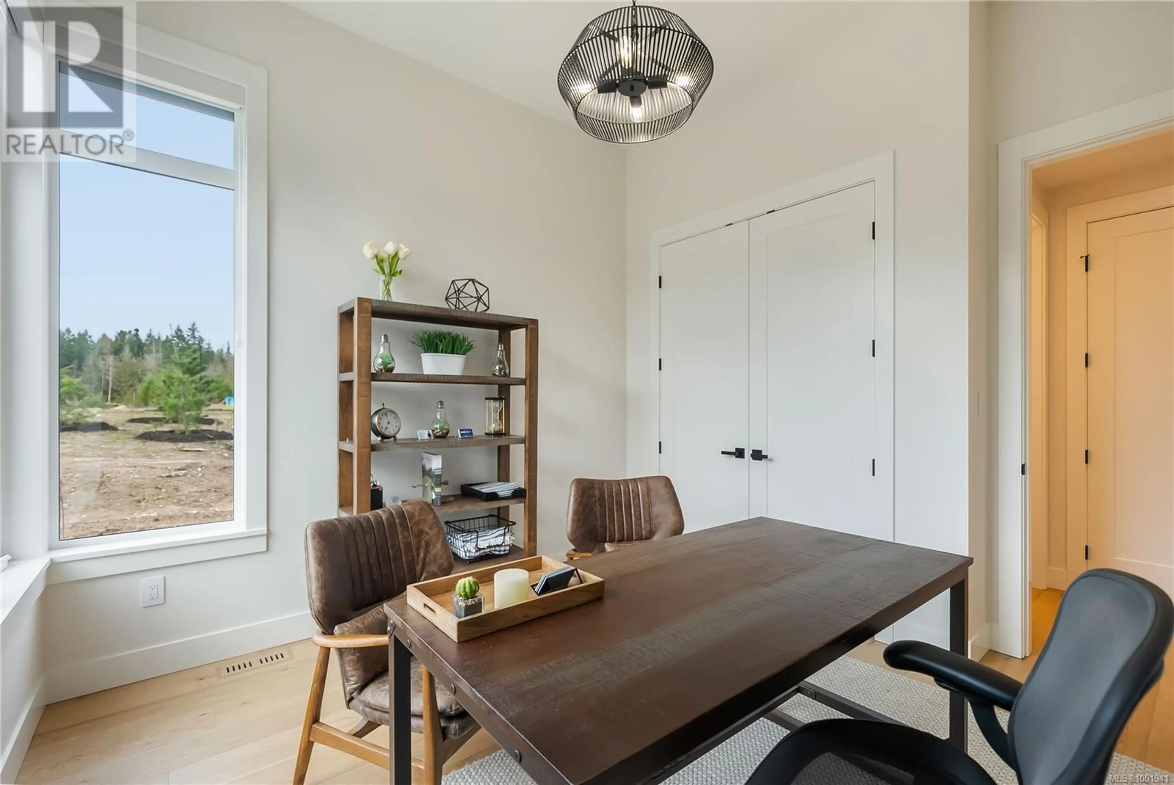 Dining room, wood/laminate floor for 524 HOLE-IN-ONE DRIVE, Qualicum Beach British Columbia V9K1M5