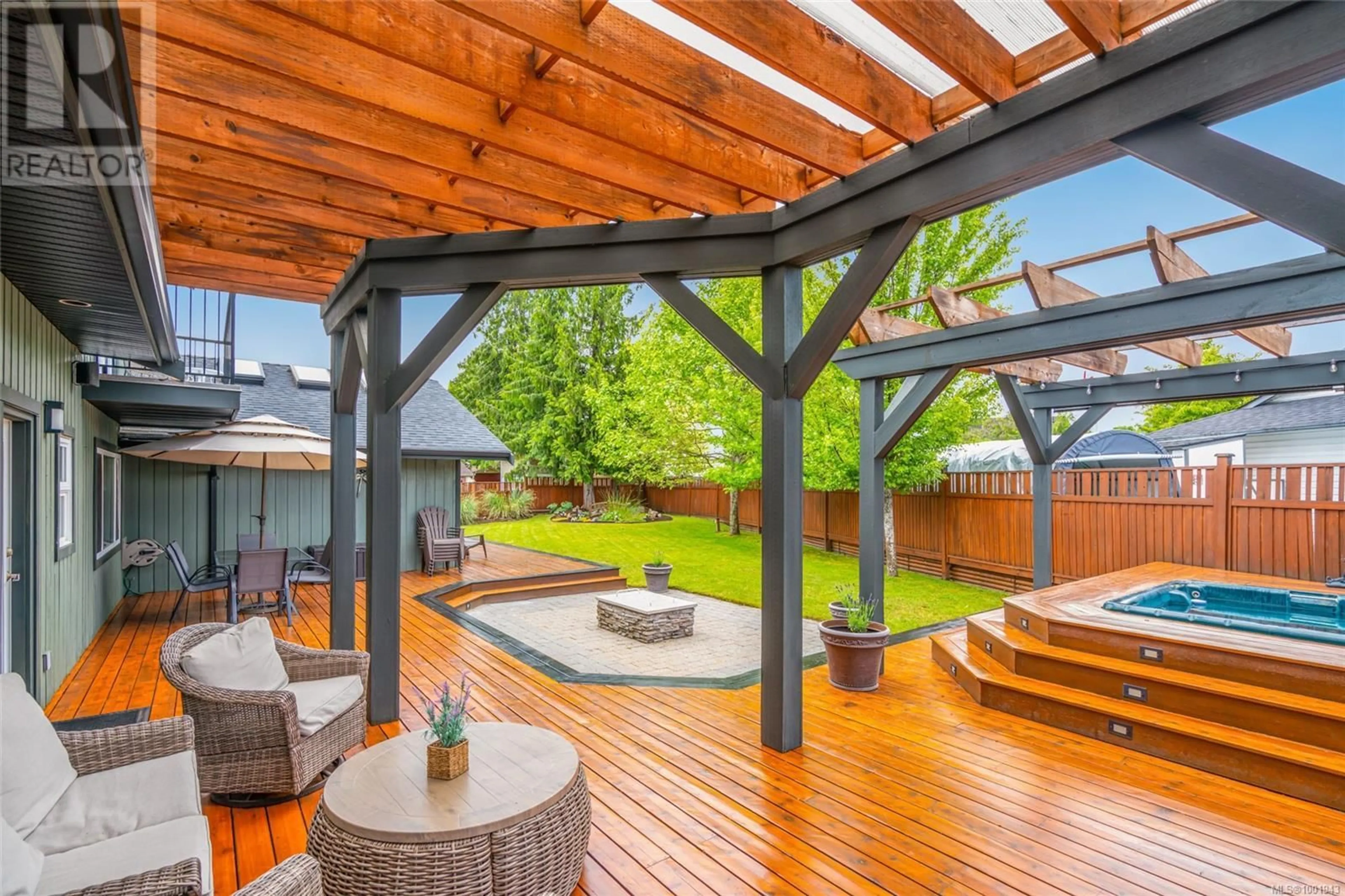Patio, street for 510 HARNISH AVENUE, Parksville British Columbia V9P2H1