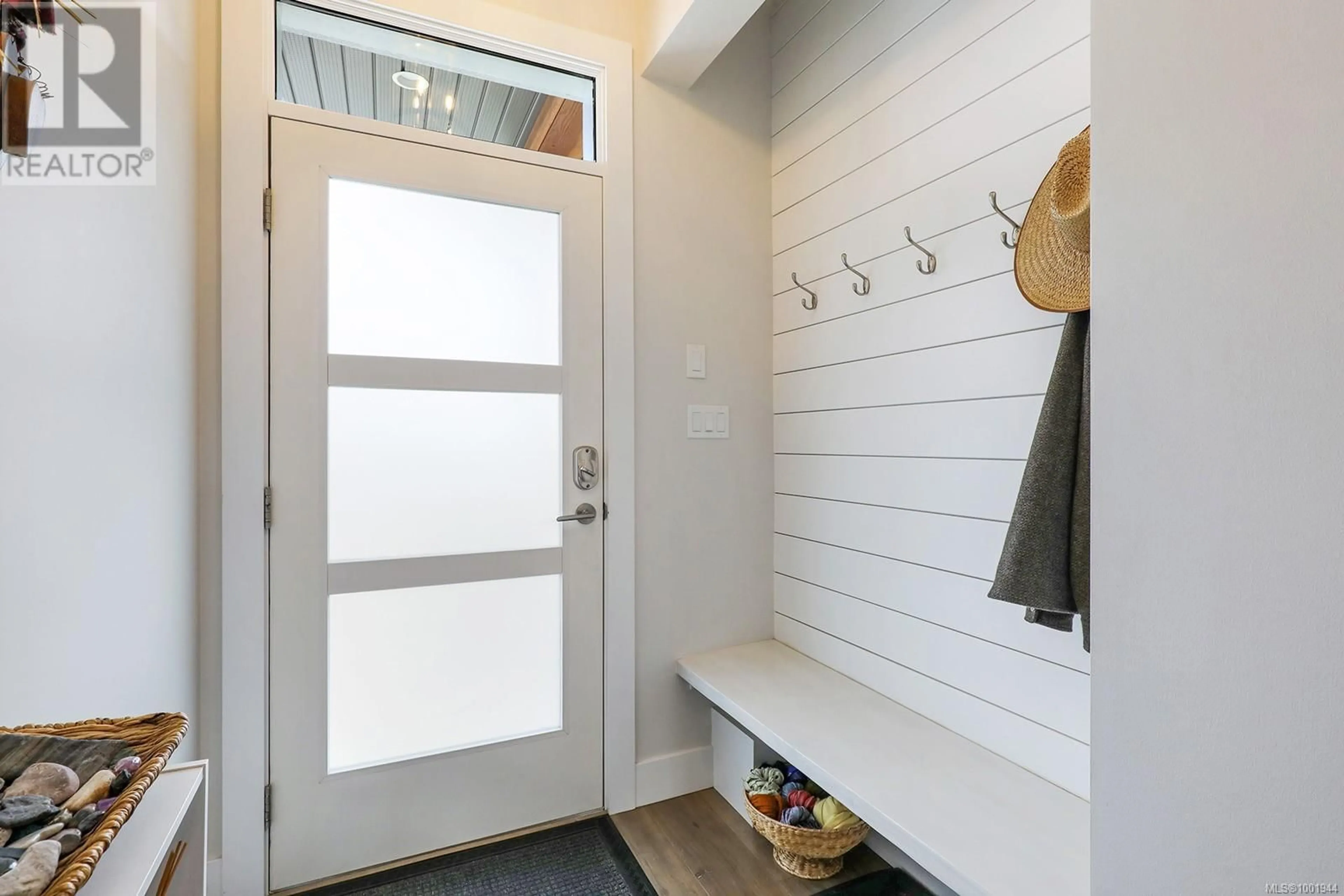 Indoor entryway for 79 - 2607 KENDAL AVENUE, Cumberland British Columbia V0R1S0