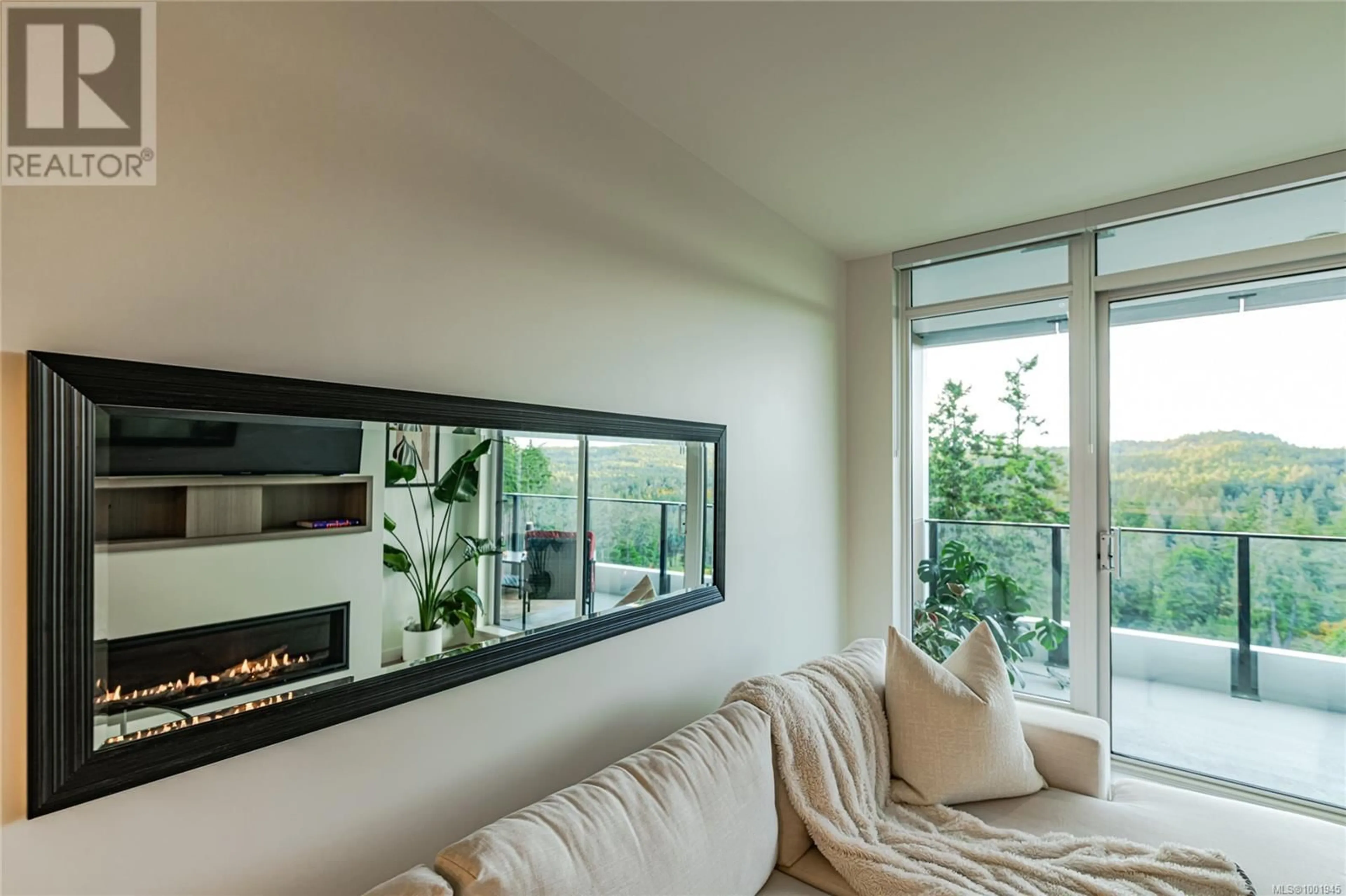 Living room with furniture, unknown for 910 - 2000 HANNINGTON ROAD, Langford British Columbia V9B6R6