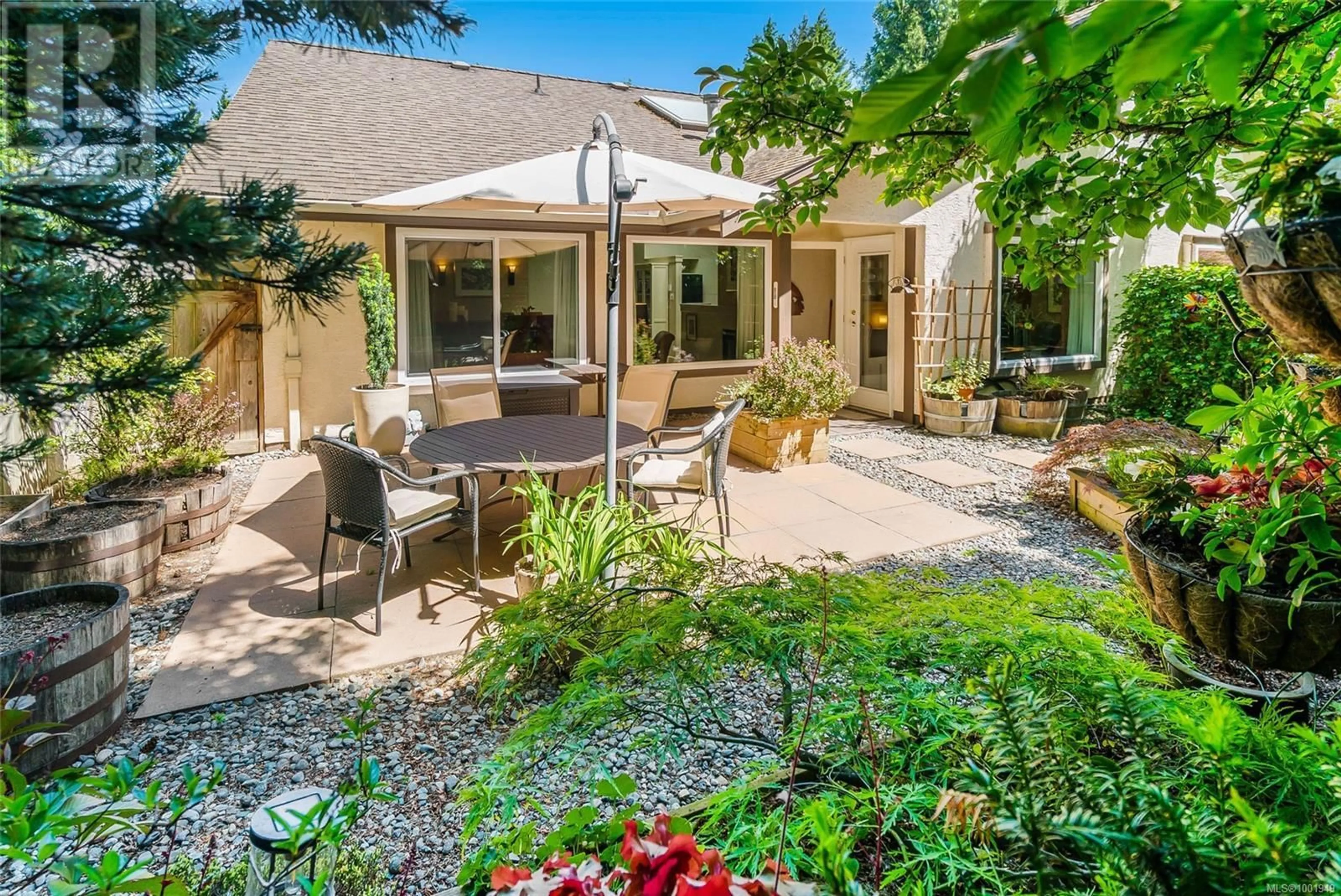 Patio, street for 18 - 885 BERWICK ROAD SOUTH, Qualicum Beach British Columbia V9K1N7