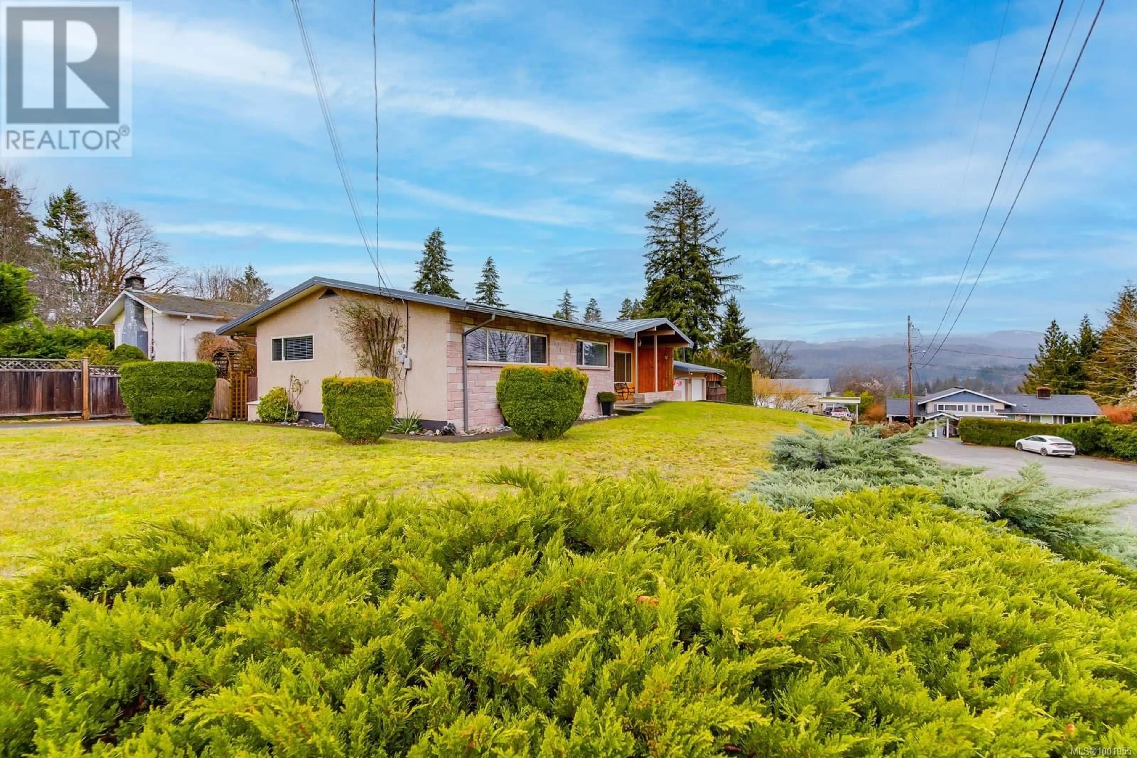 A pic from outside/outdoor area/front of a property/back of a property/a pic from drone, water/lake/river/ocean view for 4624 PATERSON PLACE, Port Alberni British Columbia V9Y5K5