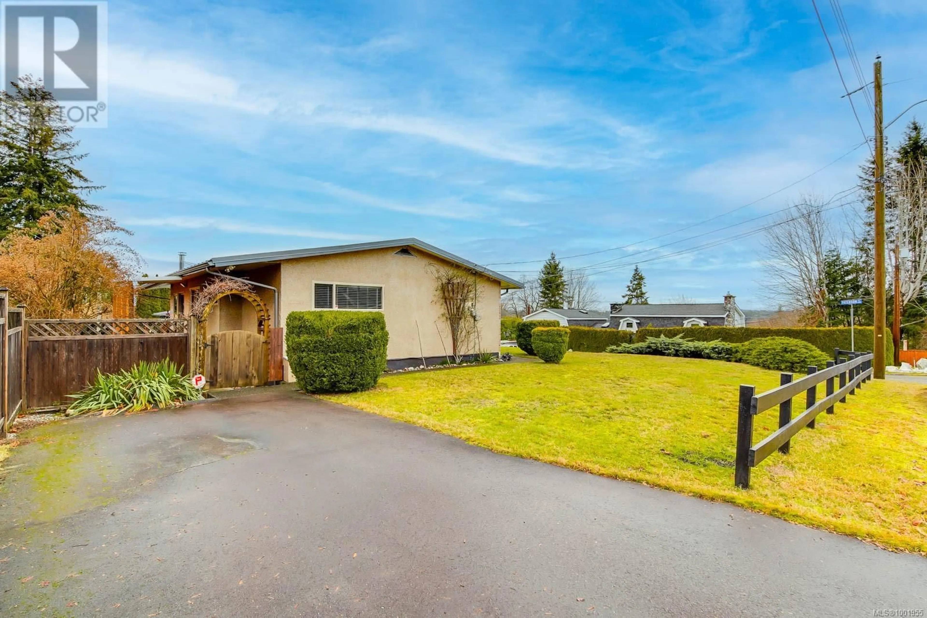 A pic from outside/outdoor area/front of a property/back of a property/a pic from drone, street for 4624 PATERSON PLACE, Port Alberni British Columbia V9Y5K5