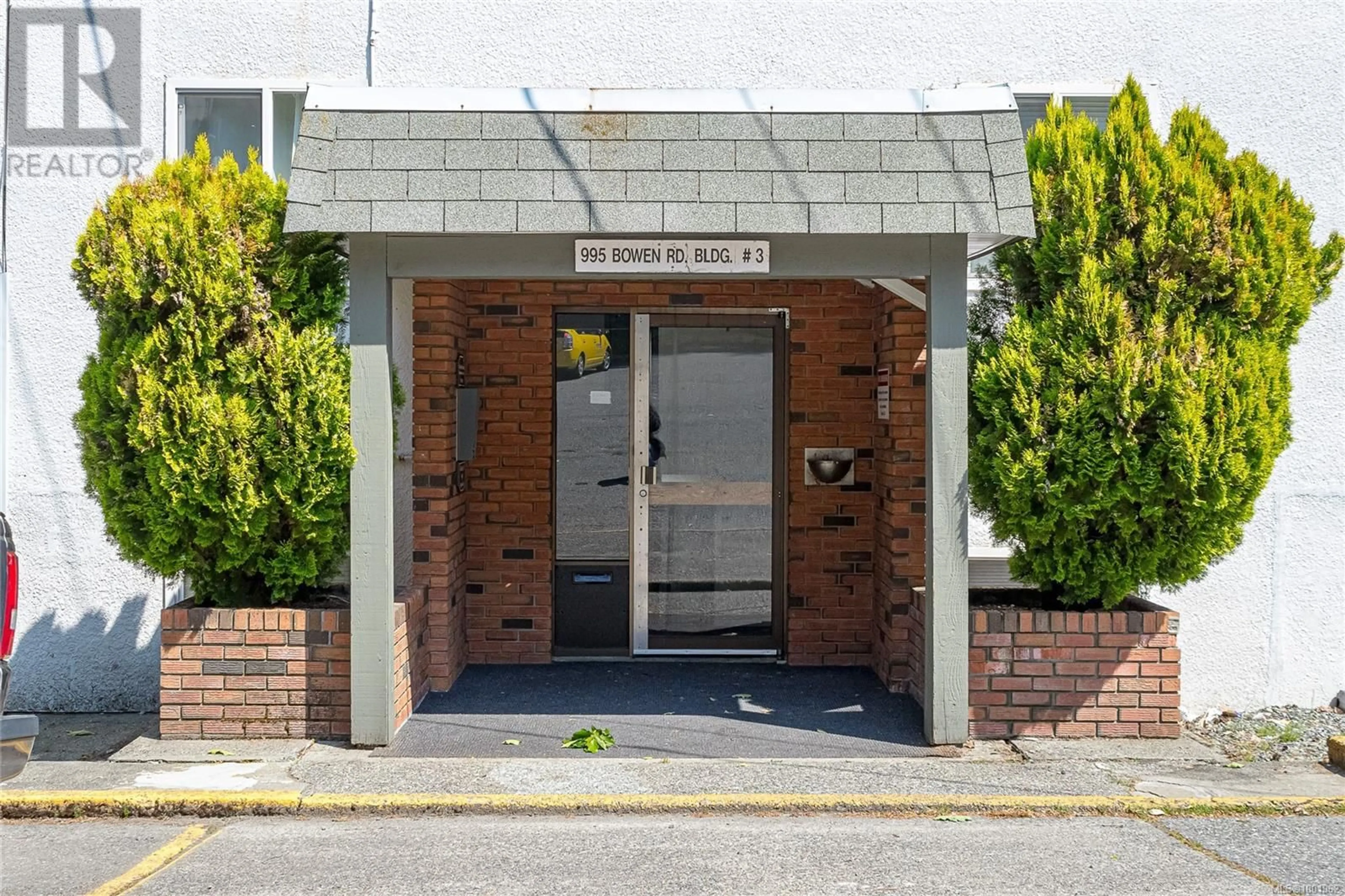 Indoor foyer for 3301 - 995 BOWEN ROAD, Nanaimo British Columbia V9R2A4