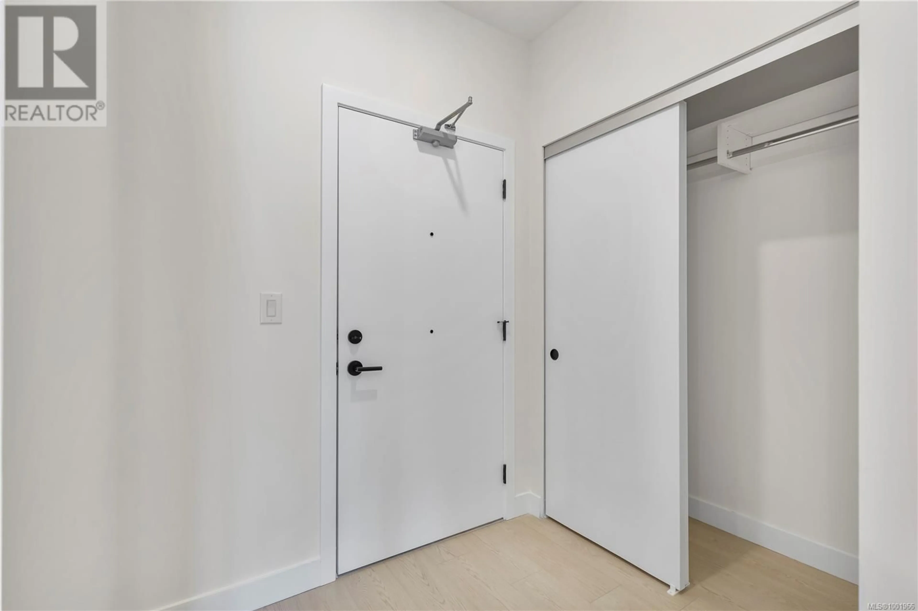 Unknown for 203 - 2629 MILLSTREAM ROAD, Langford British Columbia V9B3R8