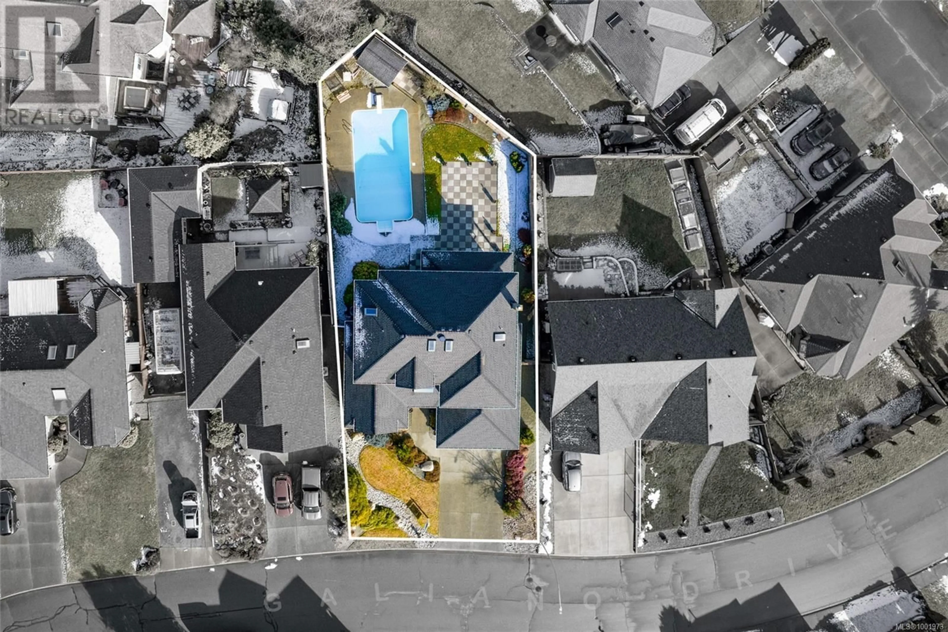 A pic from outside/outdoor area/front of a property/back of a property/a pic from drone, unknown for 3543 GALIANO DRIVE, Port Alberni British Columbia V9Y8C8