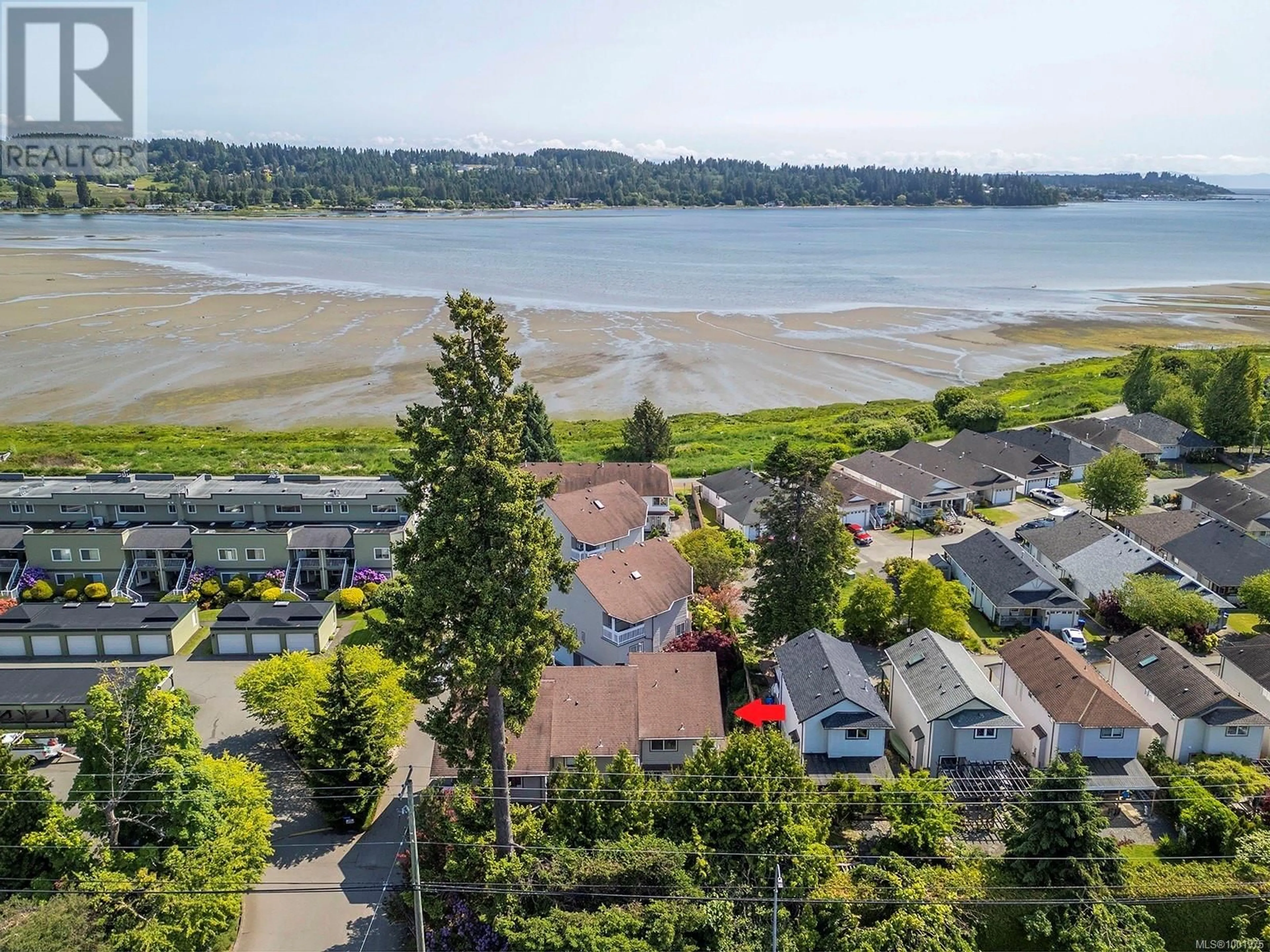 A pic from outside/outdoor area/front of a property/back of a property/a pic from drone, water/lake/river/ocean view for 9 - 3020 CLIFFE AVENUE, Courtenay British Columbia V9N2L7