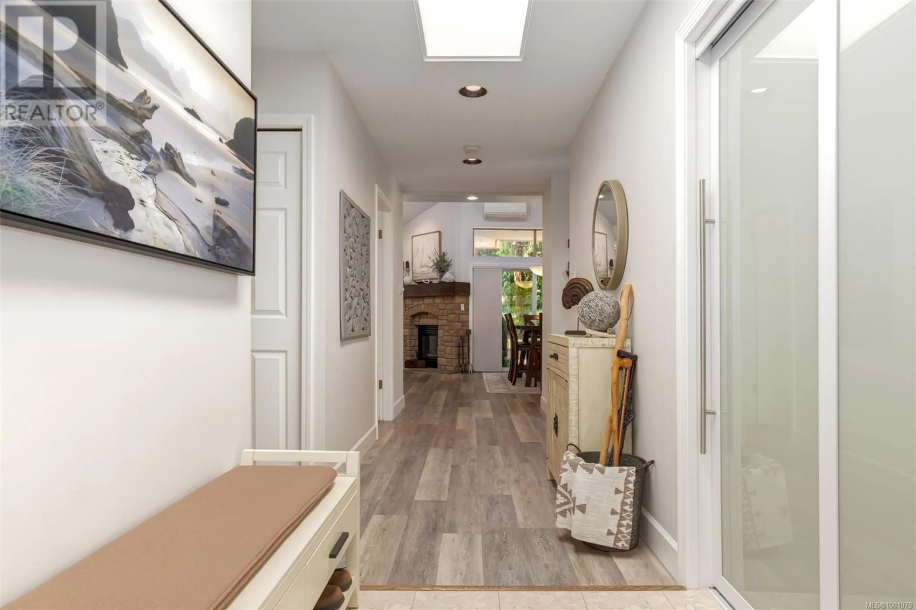 Indoor entryway for 1202 LEE ROAD, Parksville British Columbia V9P2L2