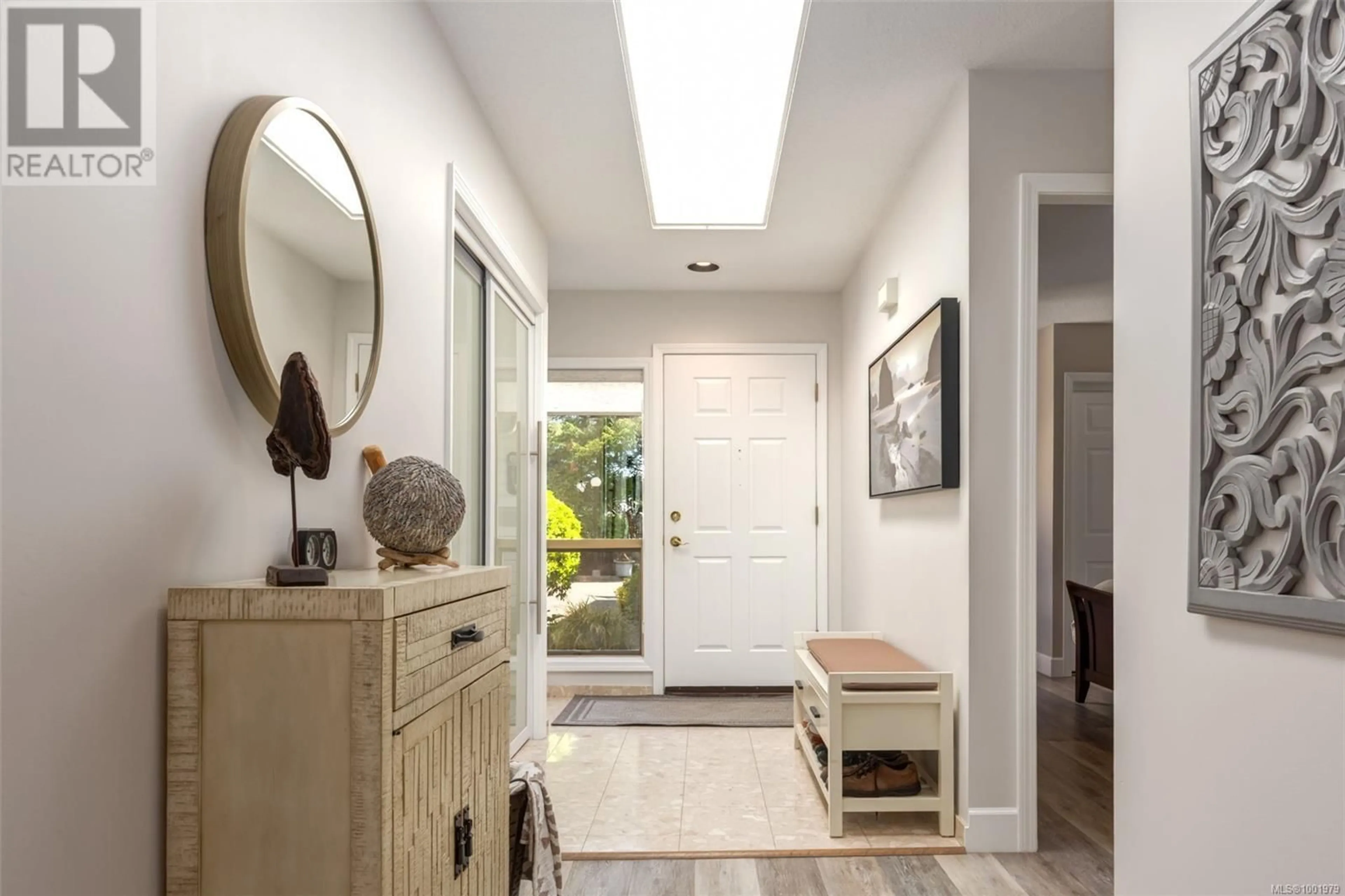 Indoor entryway for 1202 LEE ROAD, Parksville British Columbia V9P2L2