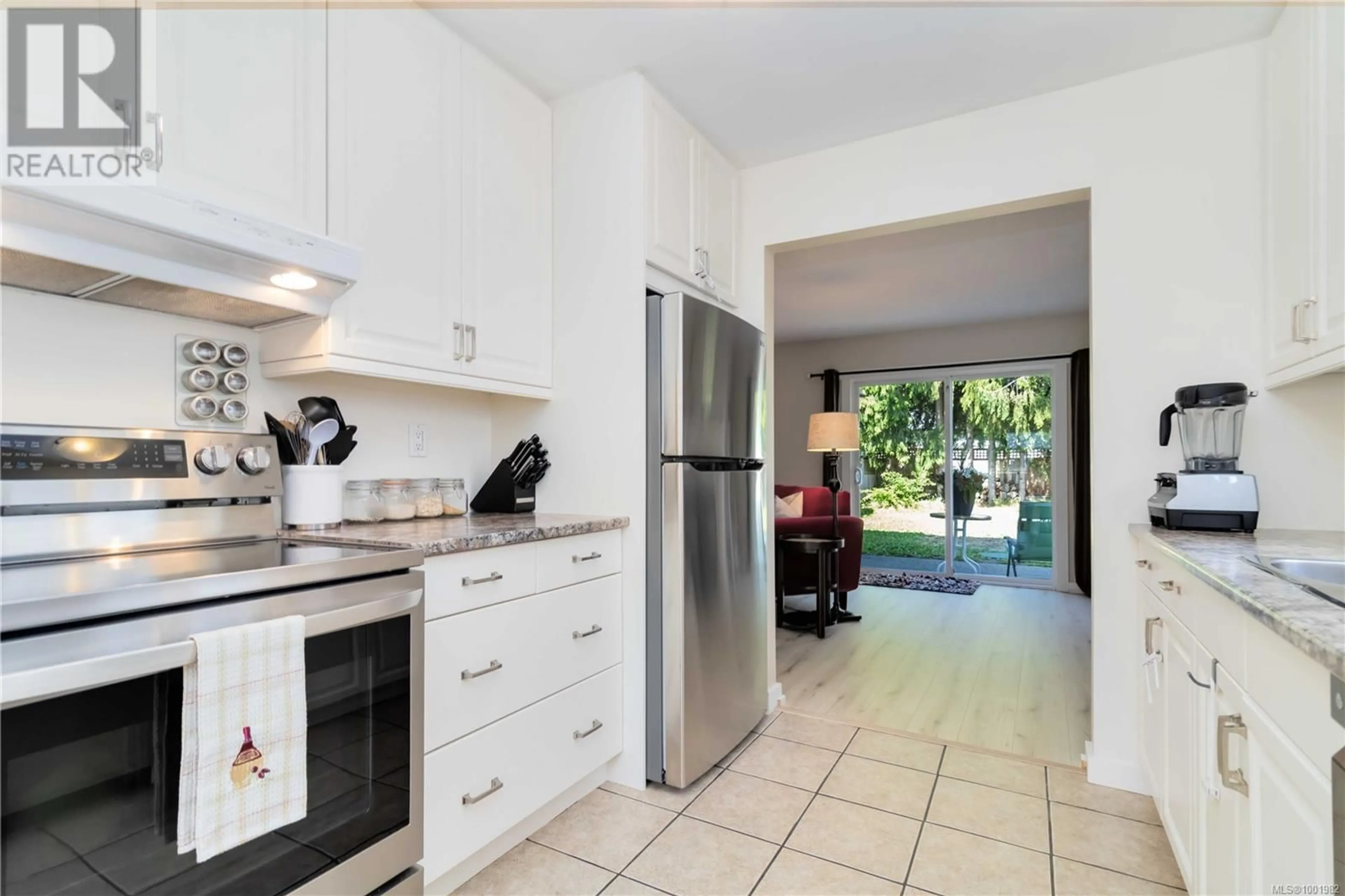 Standard kitchen, ceramic/tile floor for 3076 METCHOSIN ROAD, Colwood British Columbia V9C4L8
