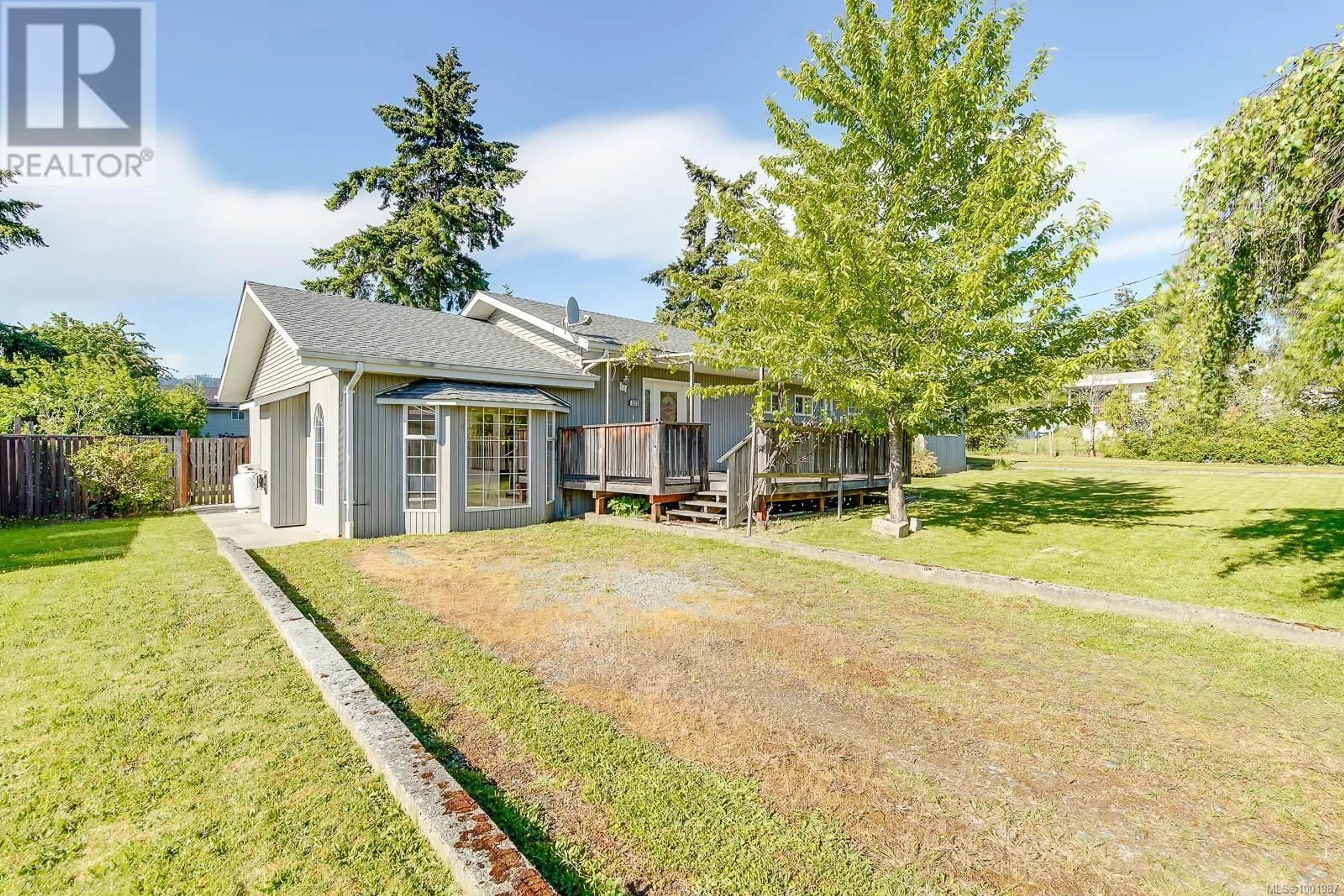 A pic from outside/outdoor area/front of a property/back of a property/a pic from drone, street for 2823 BRANDON AVENUE, Port Alberni British Columbia V9Y7L6