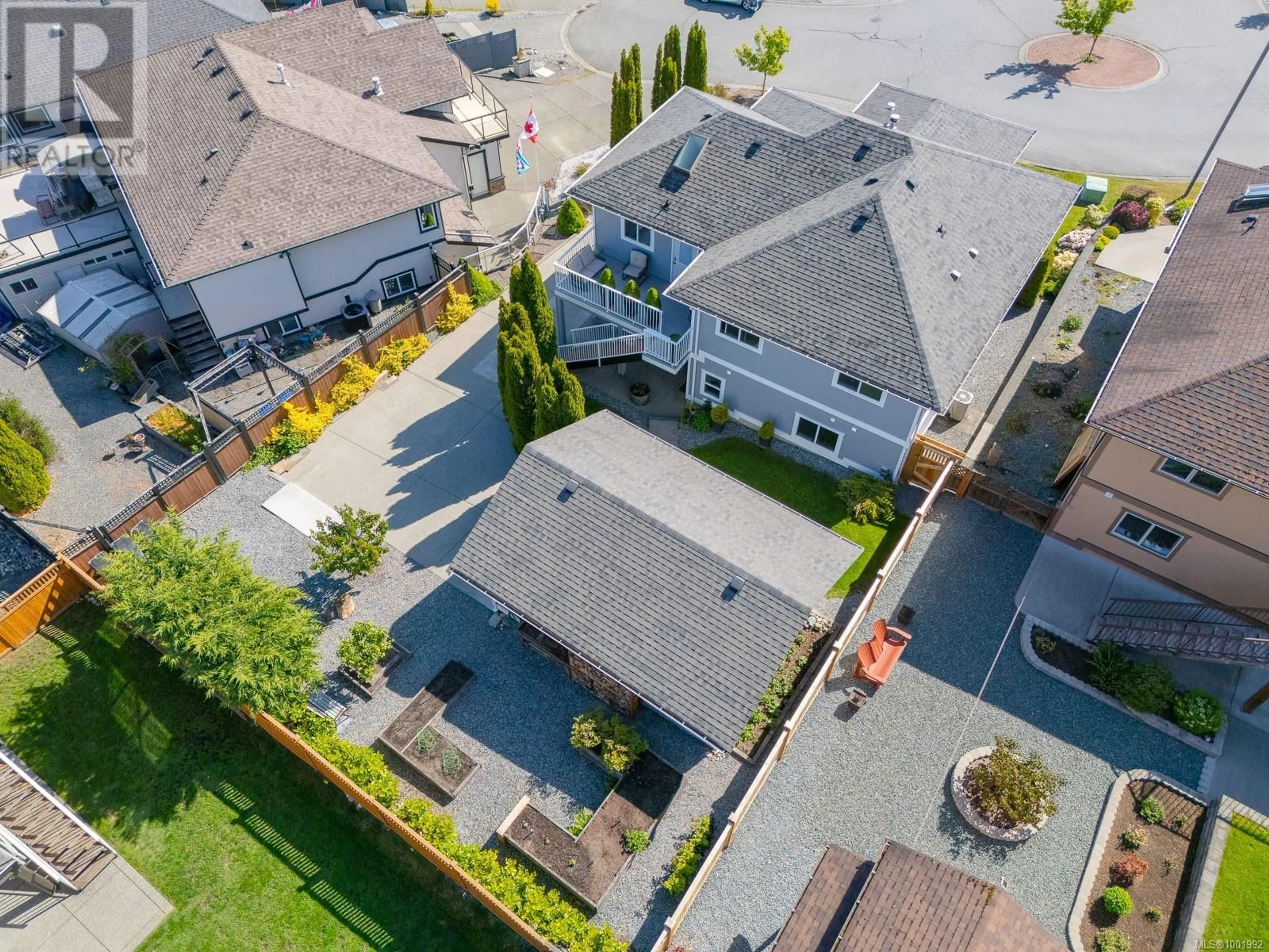 A pic from outside/outdoor area/front of a property/back of a property/a pic from drone, street for 530 DOUGLAS PLACE, Ladysmith British Columbia V9G2B9