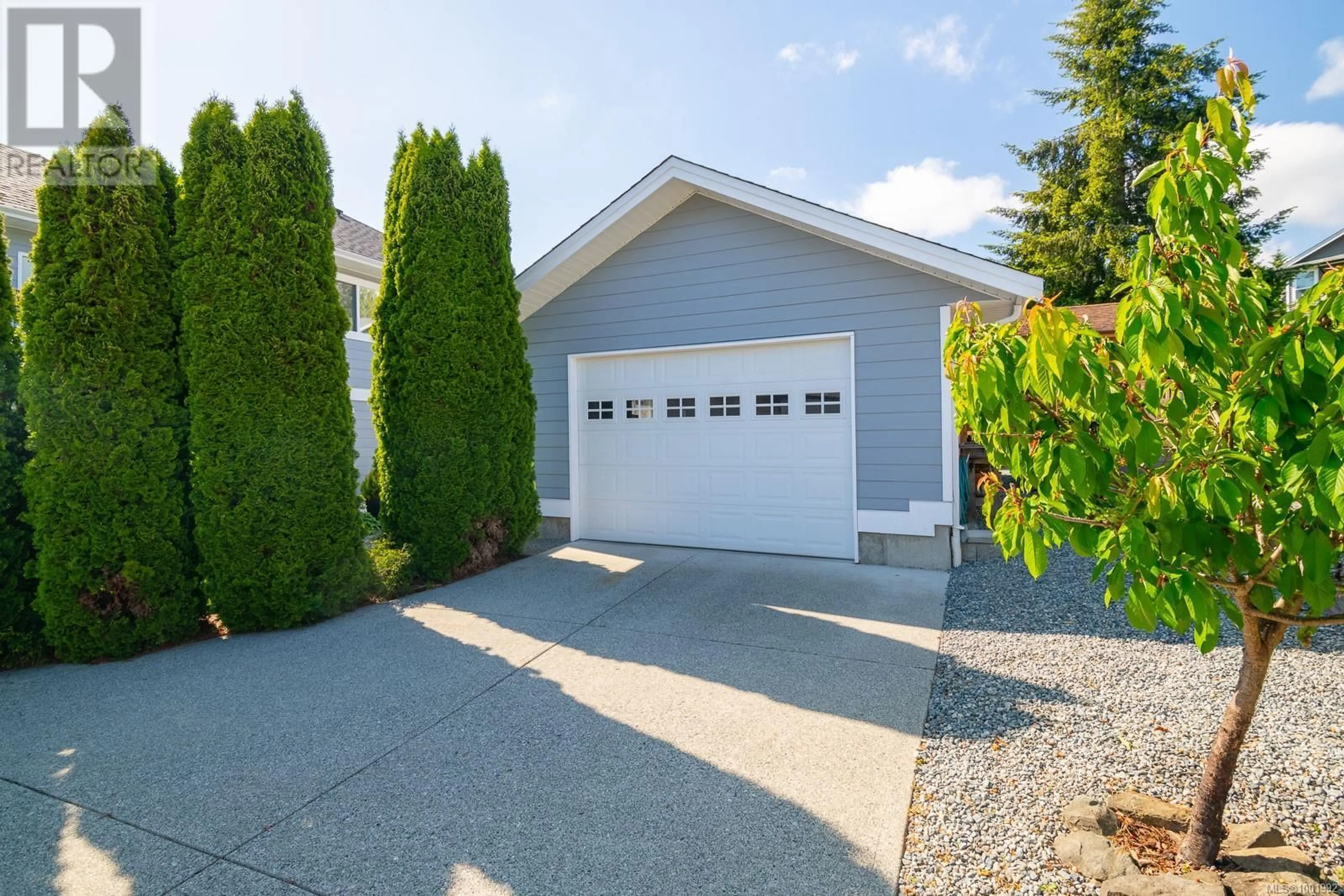 Home with vinyl exterior material, street for 530 DOUGLAS PLACE, Ladysmith British Columbia V9G2B9