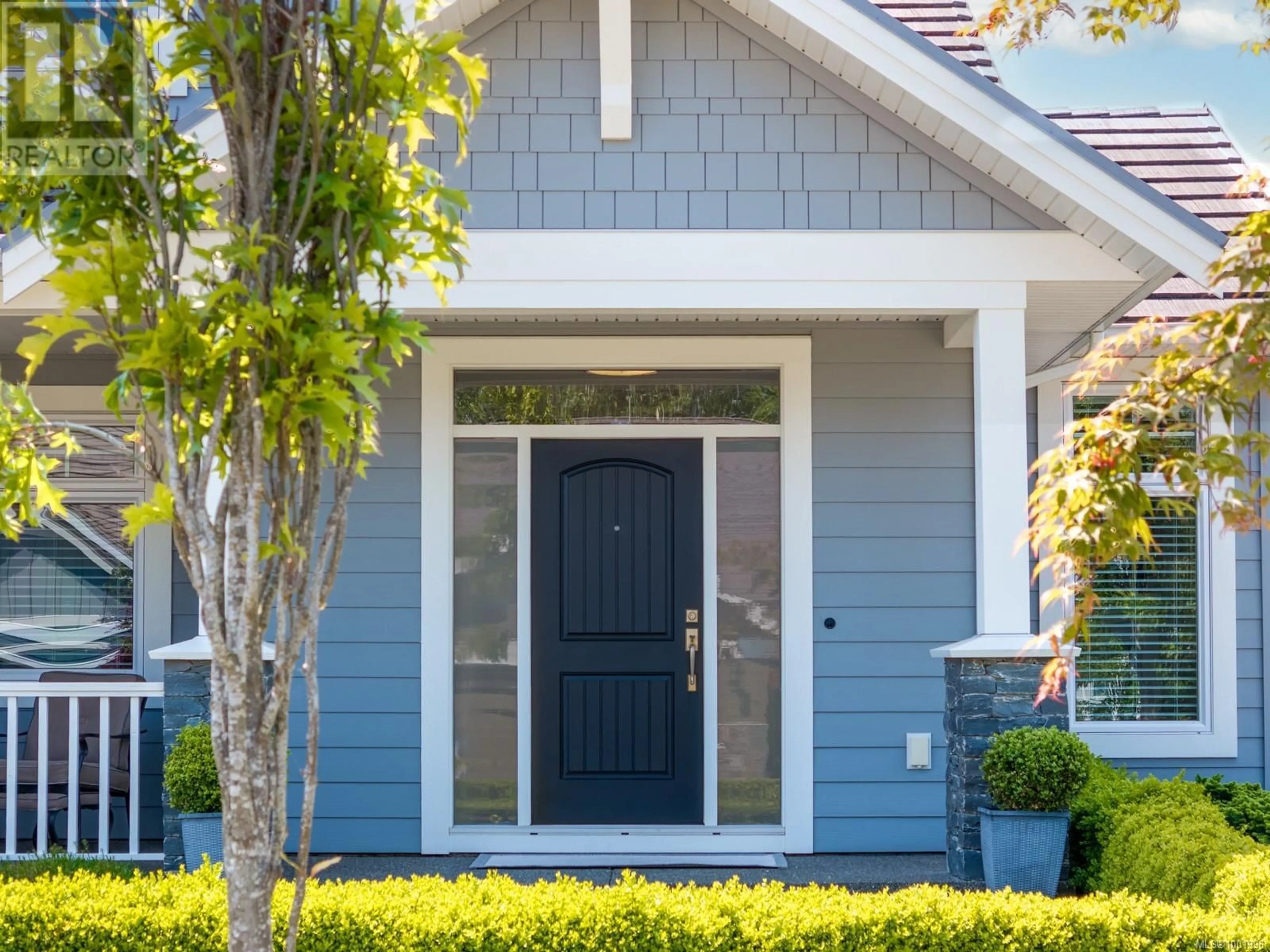 Home with vinyl exterior material, street for 2130 SUSSEX DRIVE, Courtenay British Columbia V9N0E3
