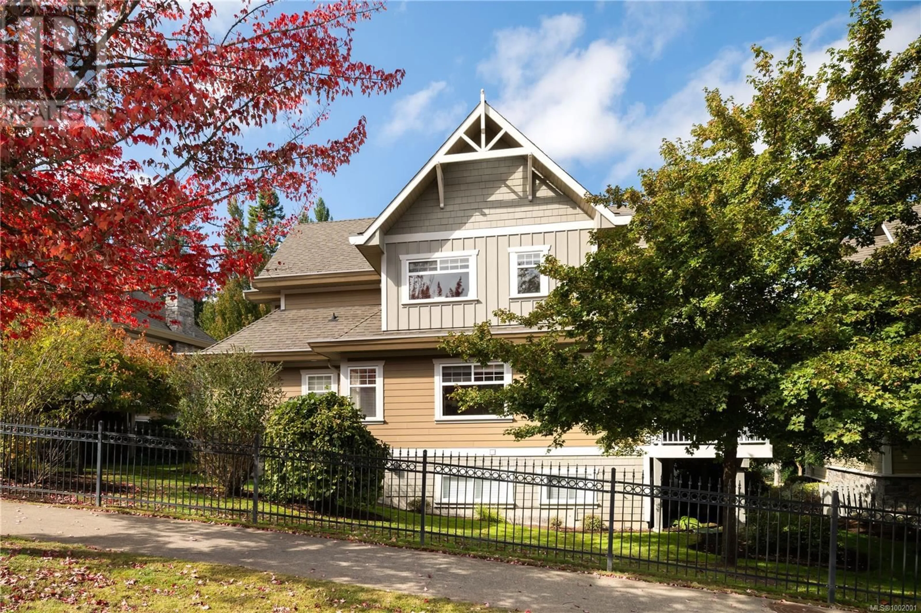 Home with vinyl exterior material, street for 103 - 2060 TROON COURT, Langford British Columbia V9B0G3