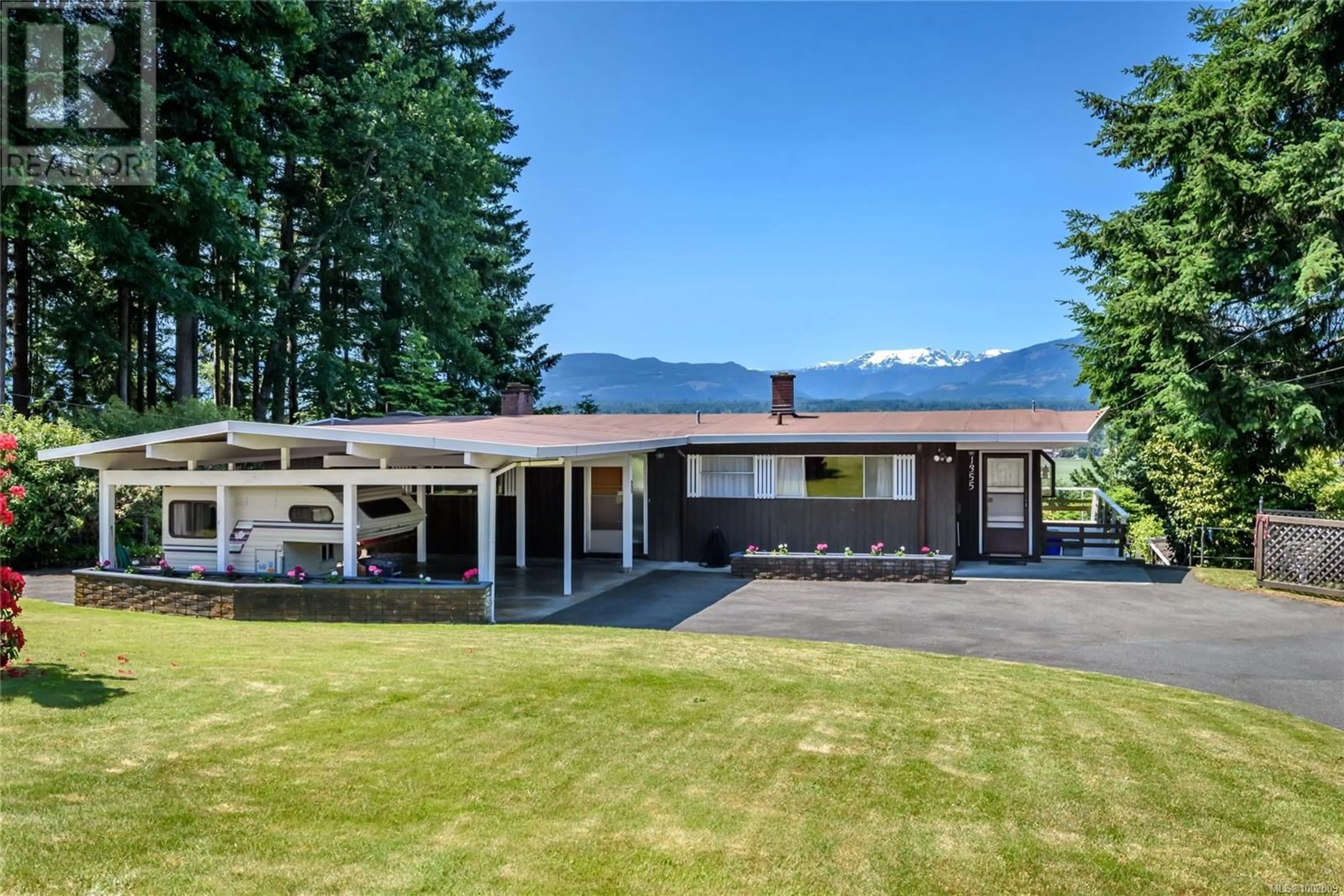 A pic from outside/outdoor area/front of a property/back of a property/a pic from drone, mountain view for 1355 GLEN URQUHART DRIVE, Courtenay British Columbia V9N3Y3