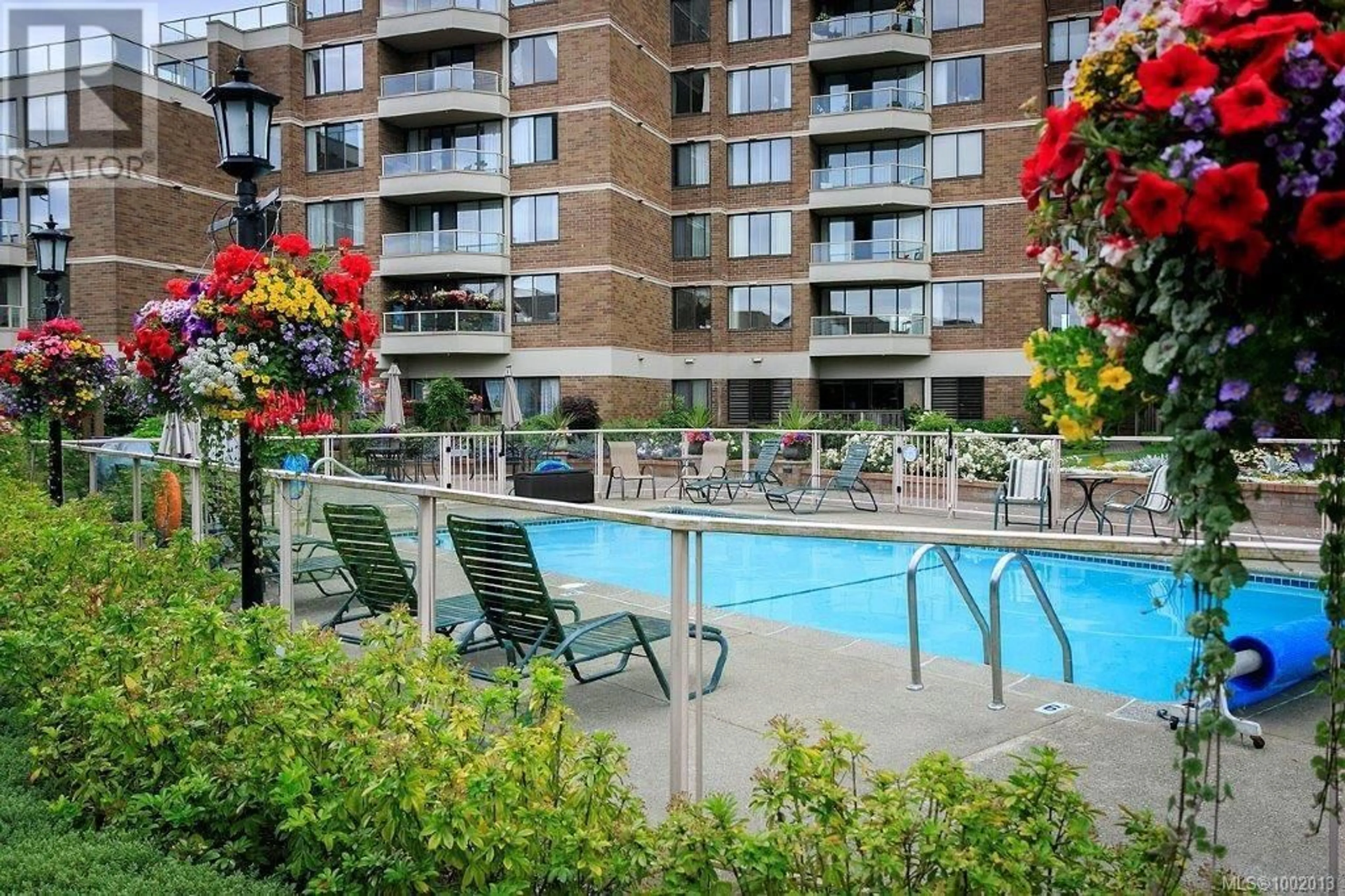 Pool for 114 - 225 BELLEVILLE STREET, Victoria British Columbia V8V4T9