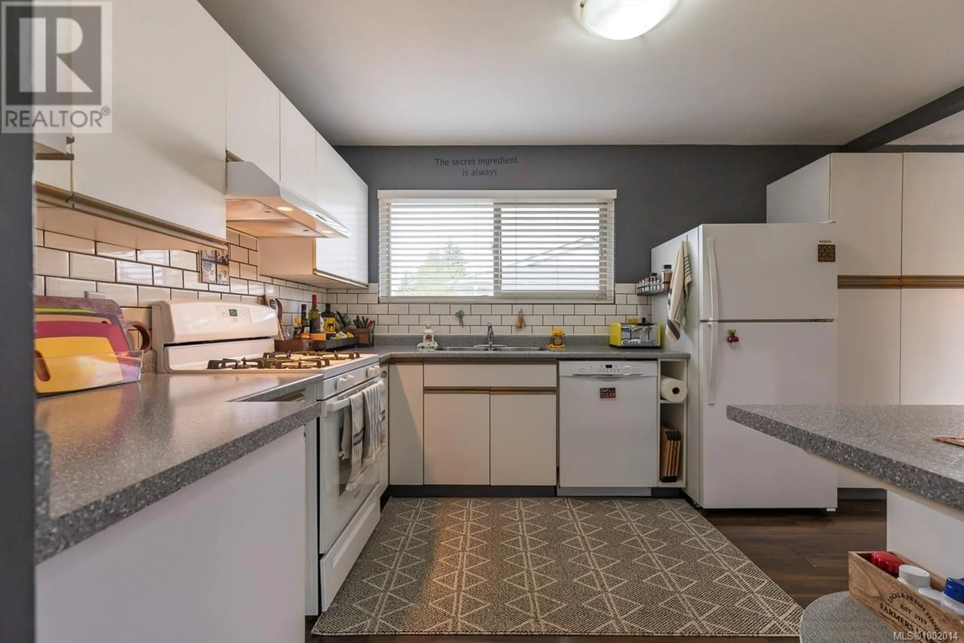 Standard kitchen, unknown for 2899 106TH STREET, Nanaimo British Columbia V9T2G3