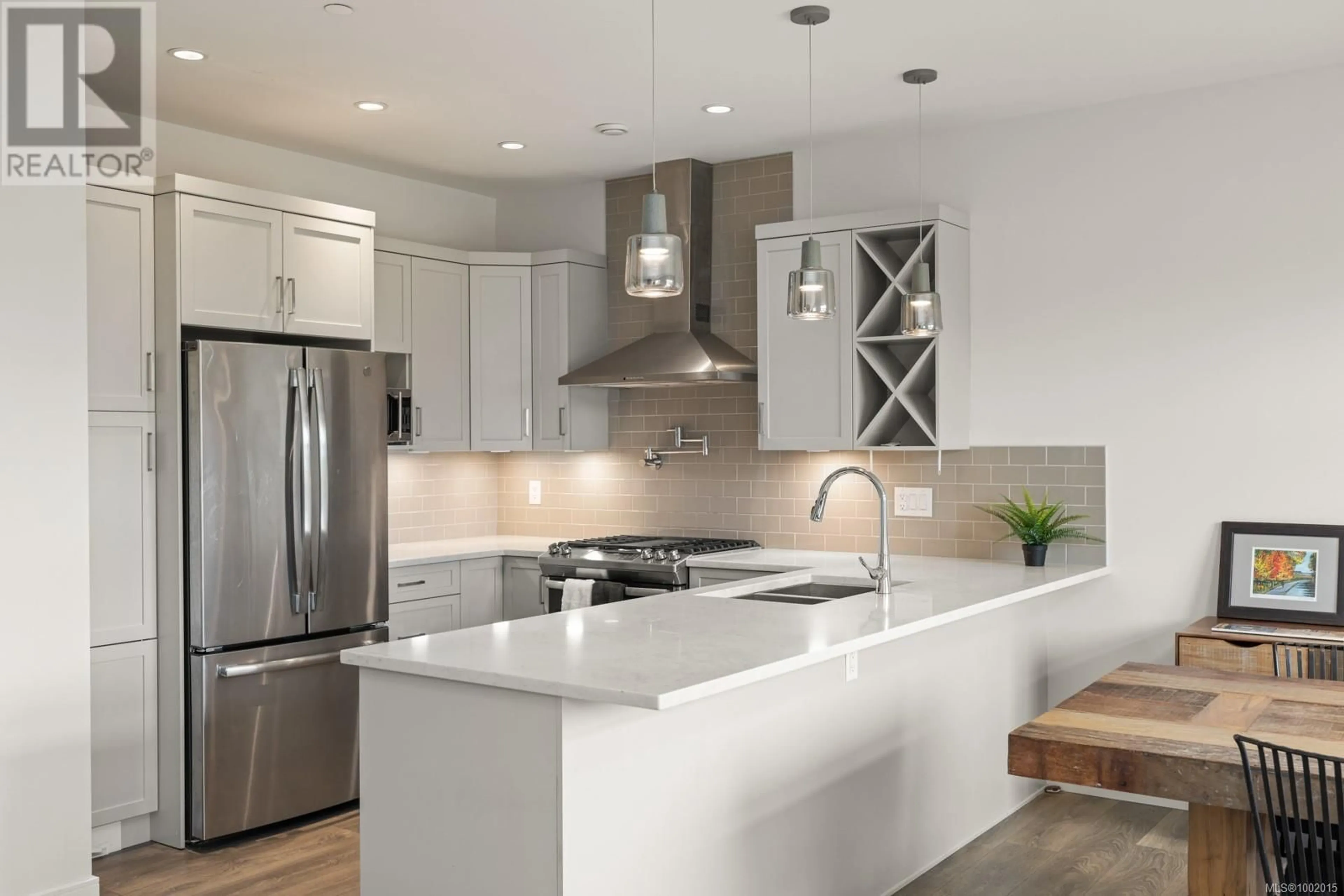 Contemporary kitchen, unknown for 7 AVANTI PLACE, View Royal British Columbia V8Z0E9