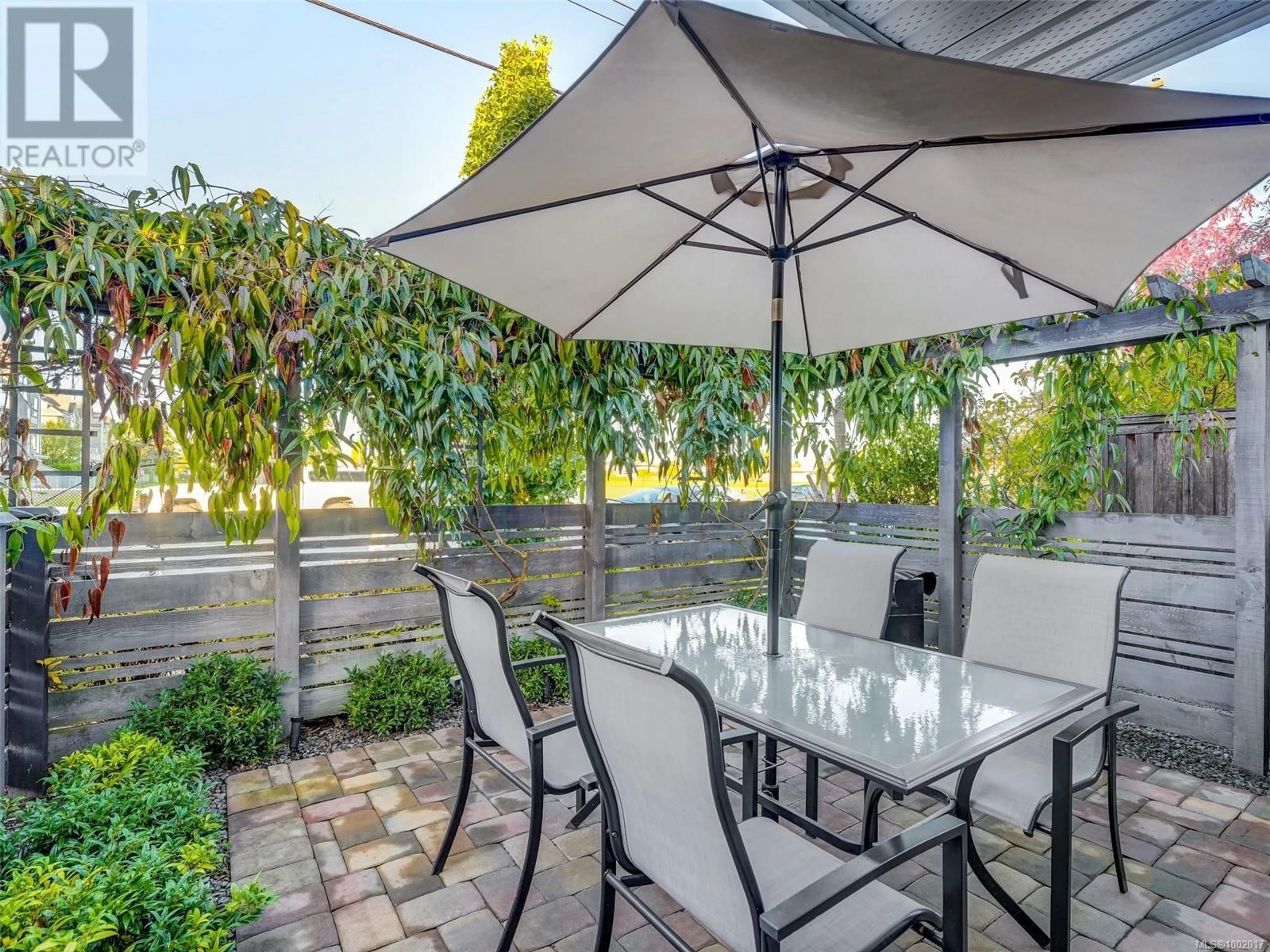 Patio, water/lake/river/ocean view for 14 - 9889 SEVENTH STREET, Sidney British Columbia V8L2V8