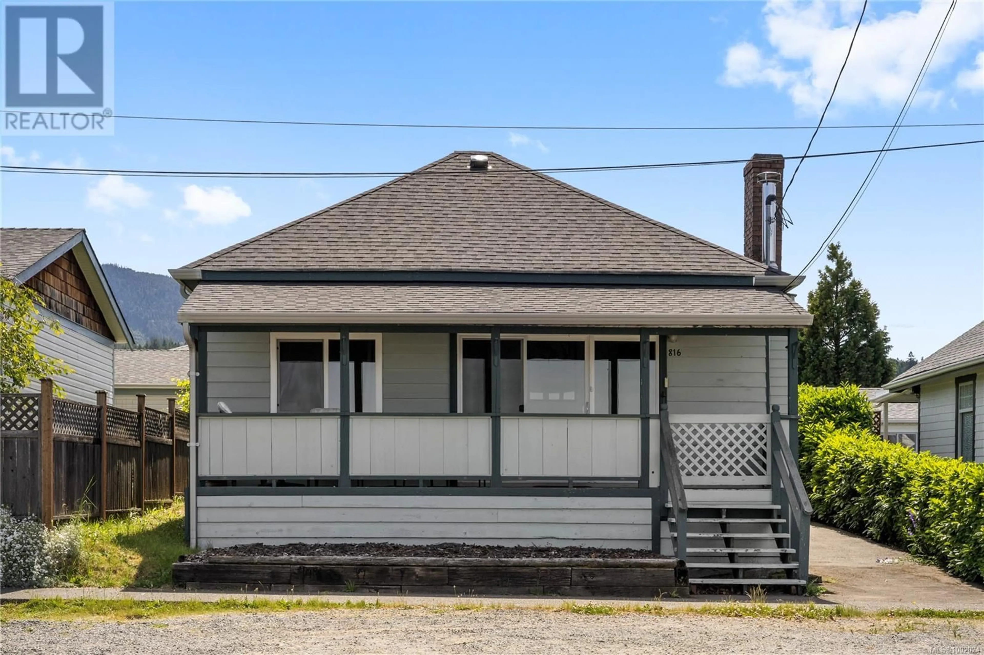 Home with vinyl exterior material, building for 816 4TH AVENUE, Ladysmith British Columbia V9G1B4