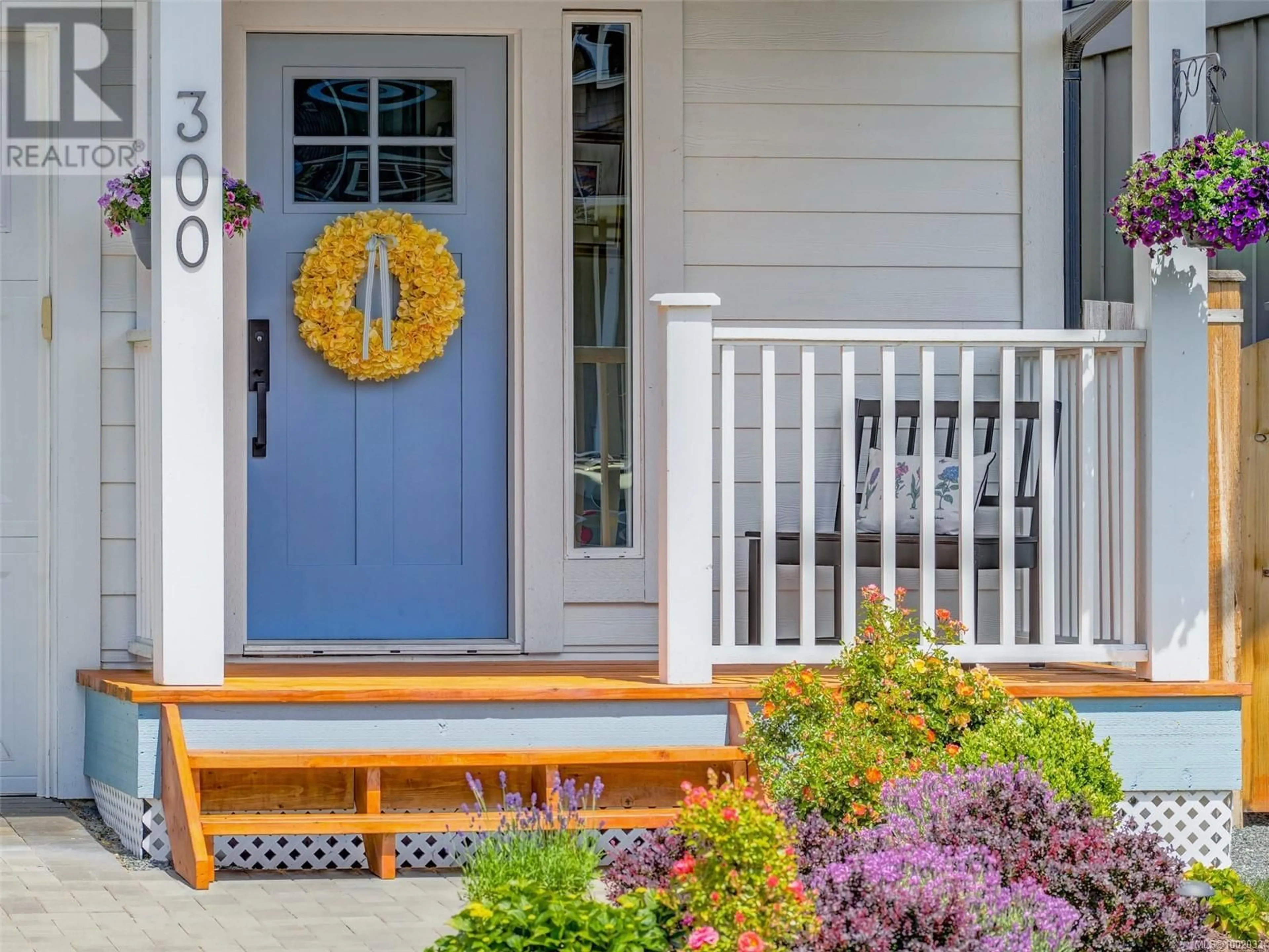 Home with vinyl exterior material, street for 300 SEAFIELD ROAD, Colwood British Columbia V9C0R1