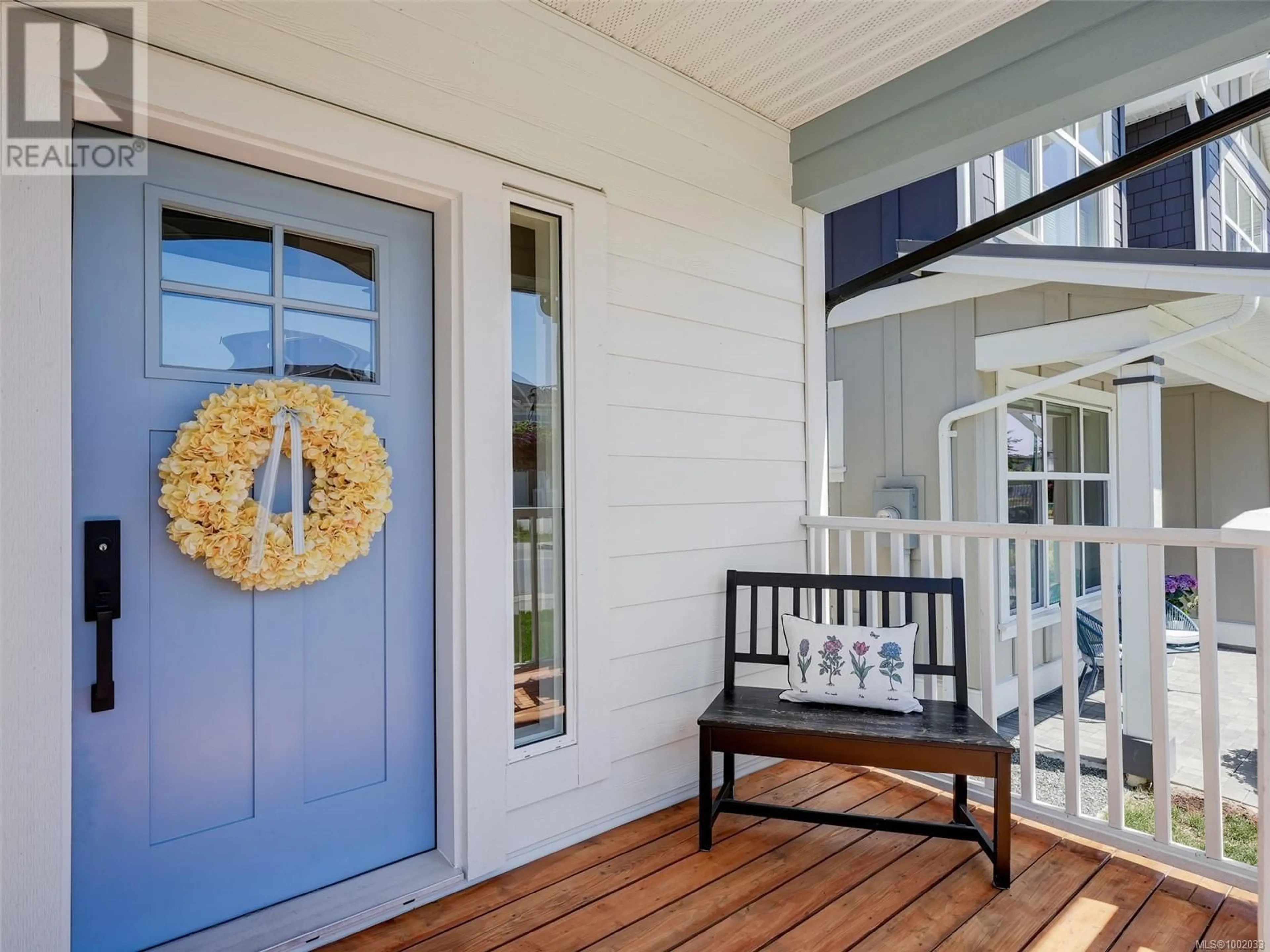 Indoor entryway for 300 SEAFIELD ROAD, Colwood British Columbia V9C0R1