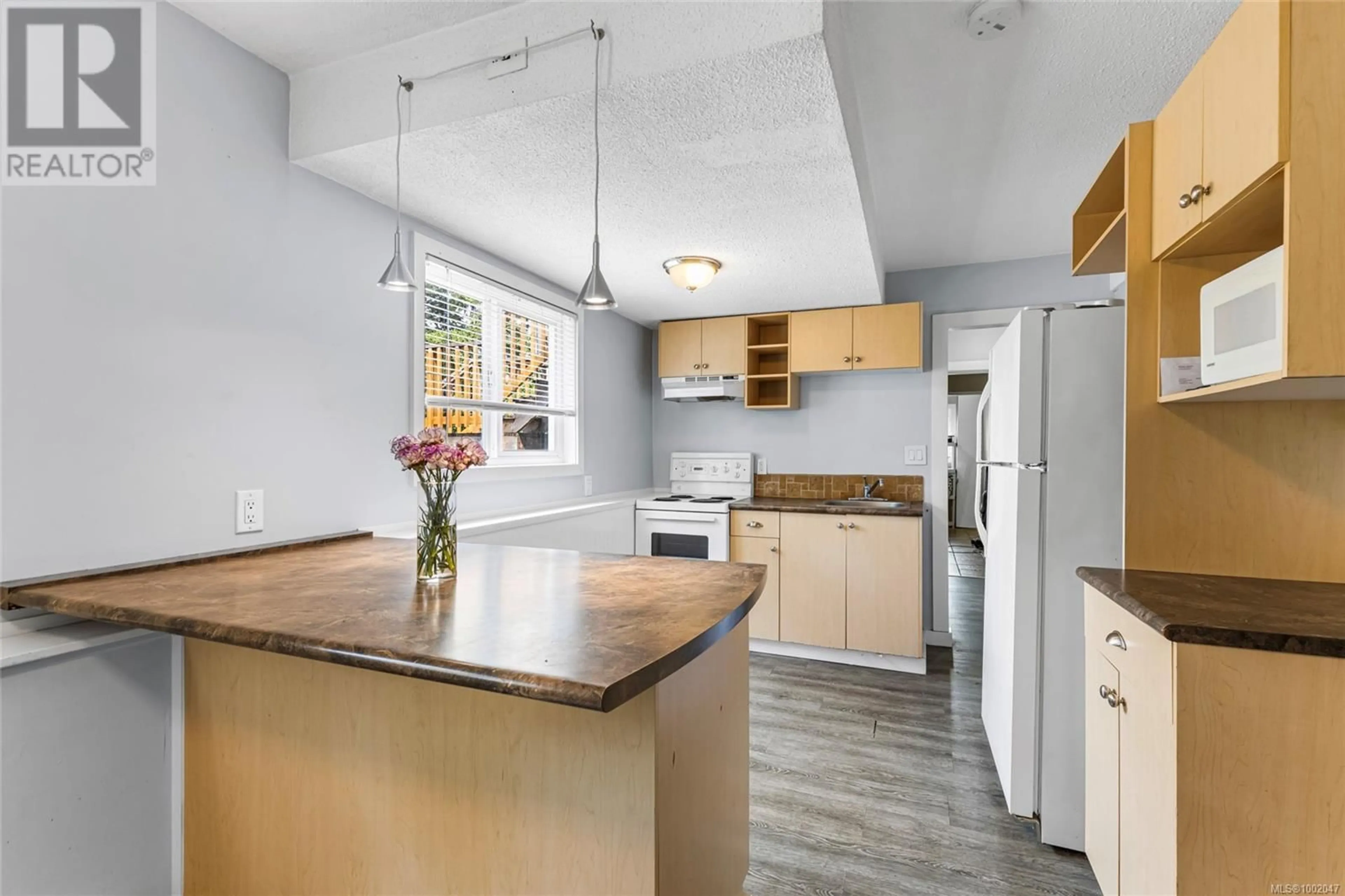 Open concept kitchen, unknown for 121 ELROY PLACE, Langford British Columbia V9B3L8