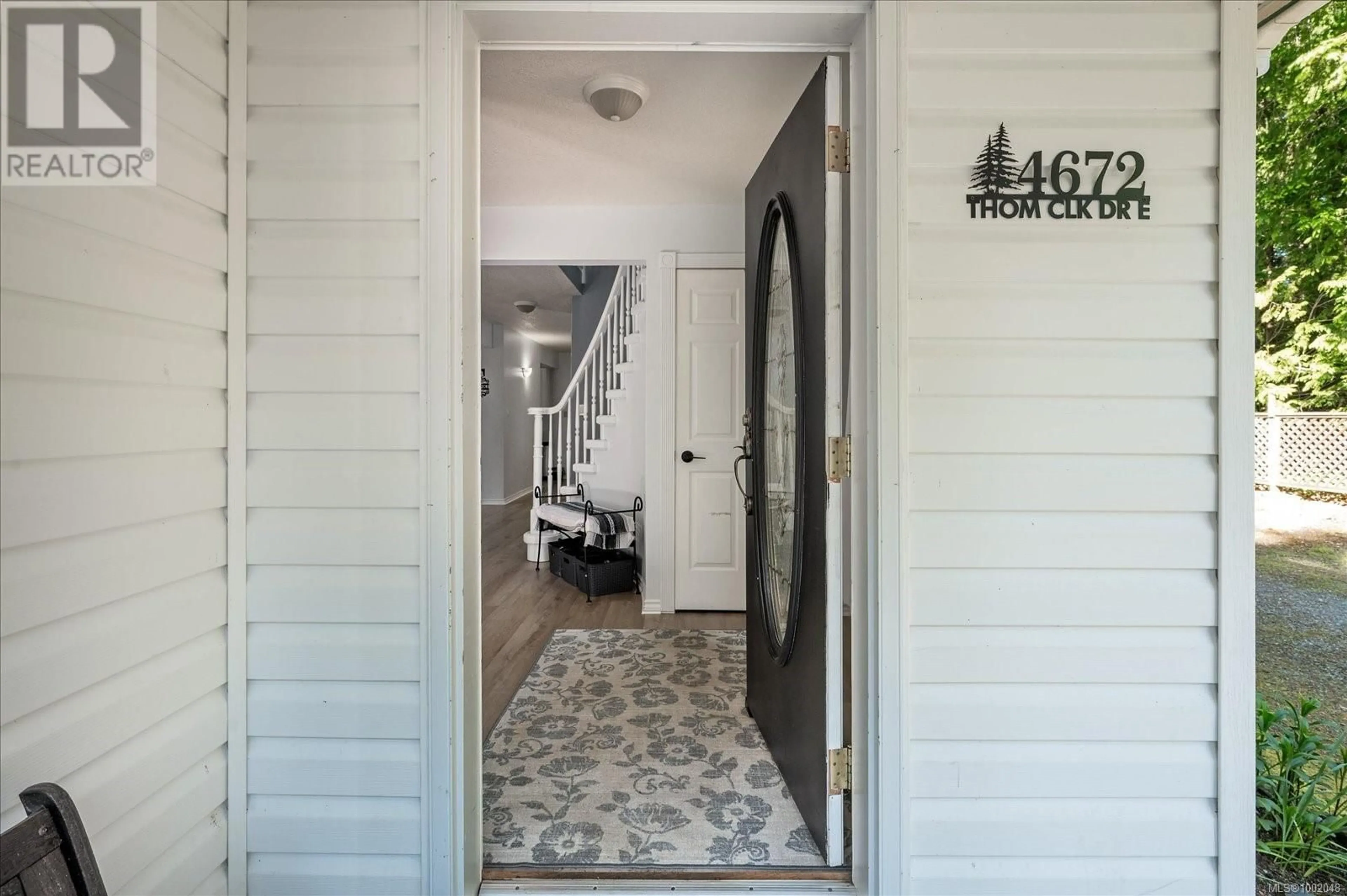 Indoor entryway for 4672 THOMPSON CLARKE ROAD, Bowser British Columbia V0R1G0