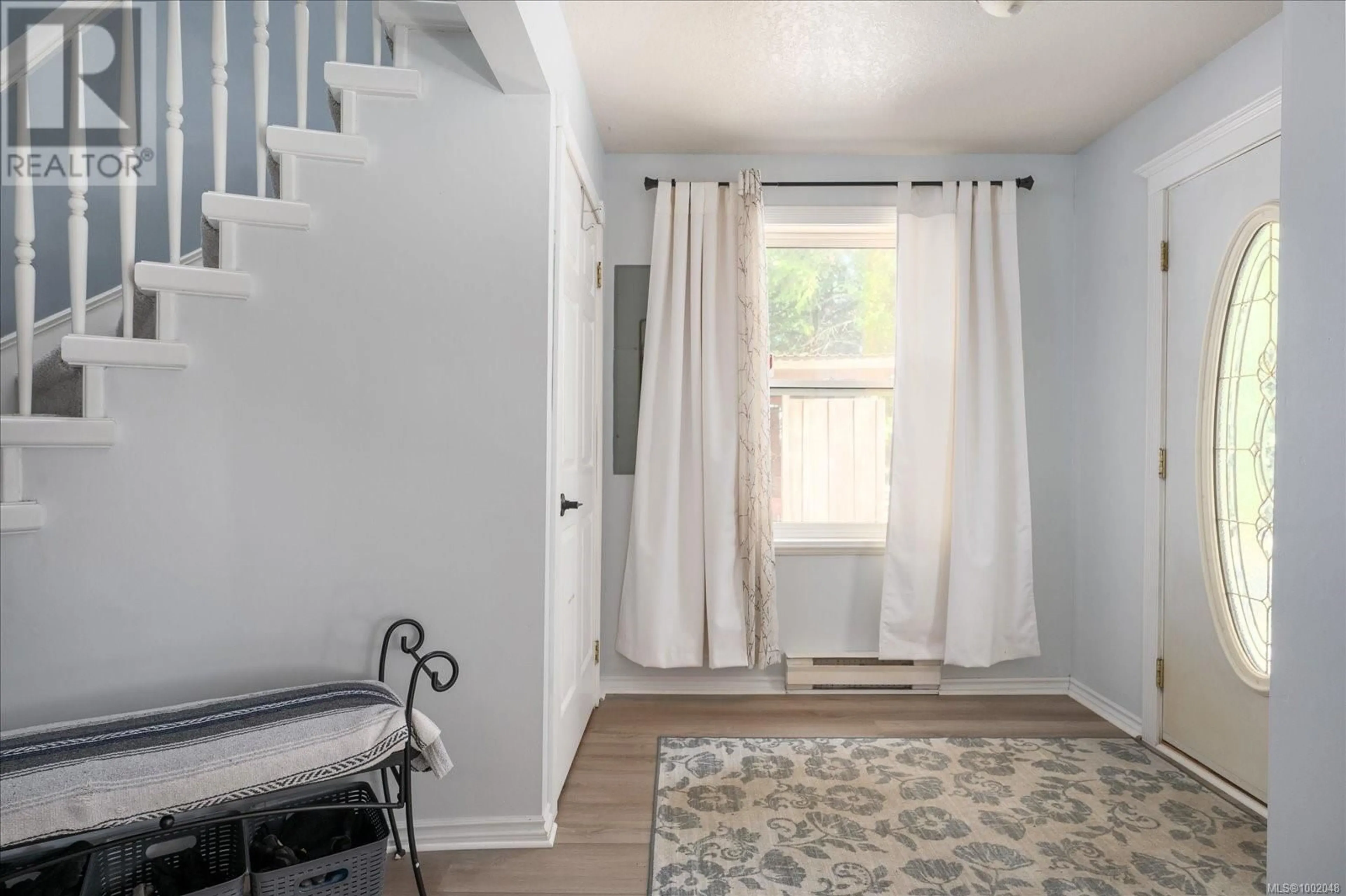 Indoor entryway for 4672 THOMPSON CLARKE ROAD, Bowser British Columbia V0R1G0