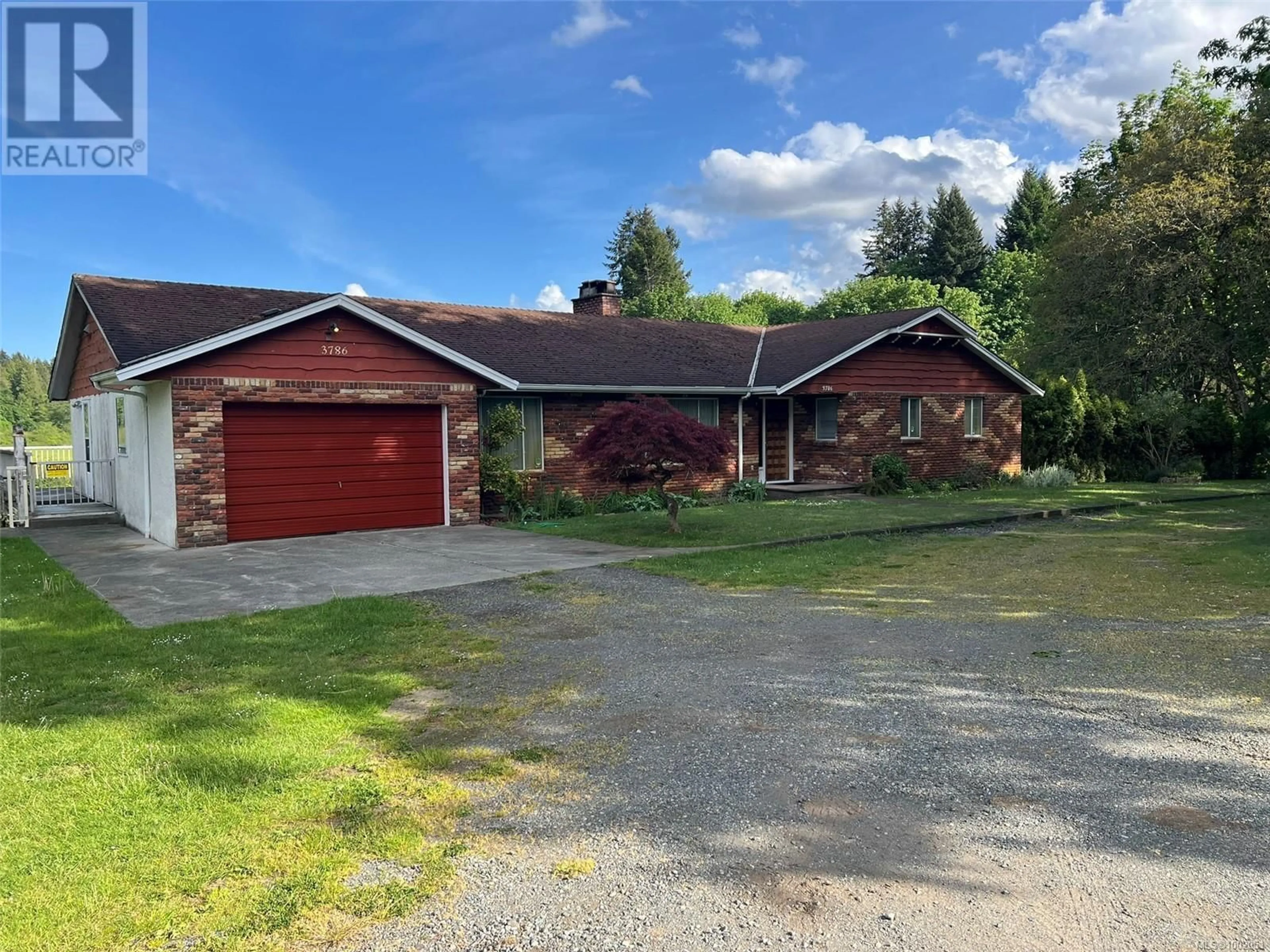 A pic from outside/outdoor area/front of a property/back of a property/a pic from drone, street for 3786 JINGLE POT ROAD, Nanaimo British Columbia V9T5R1