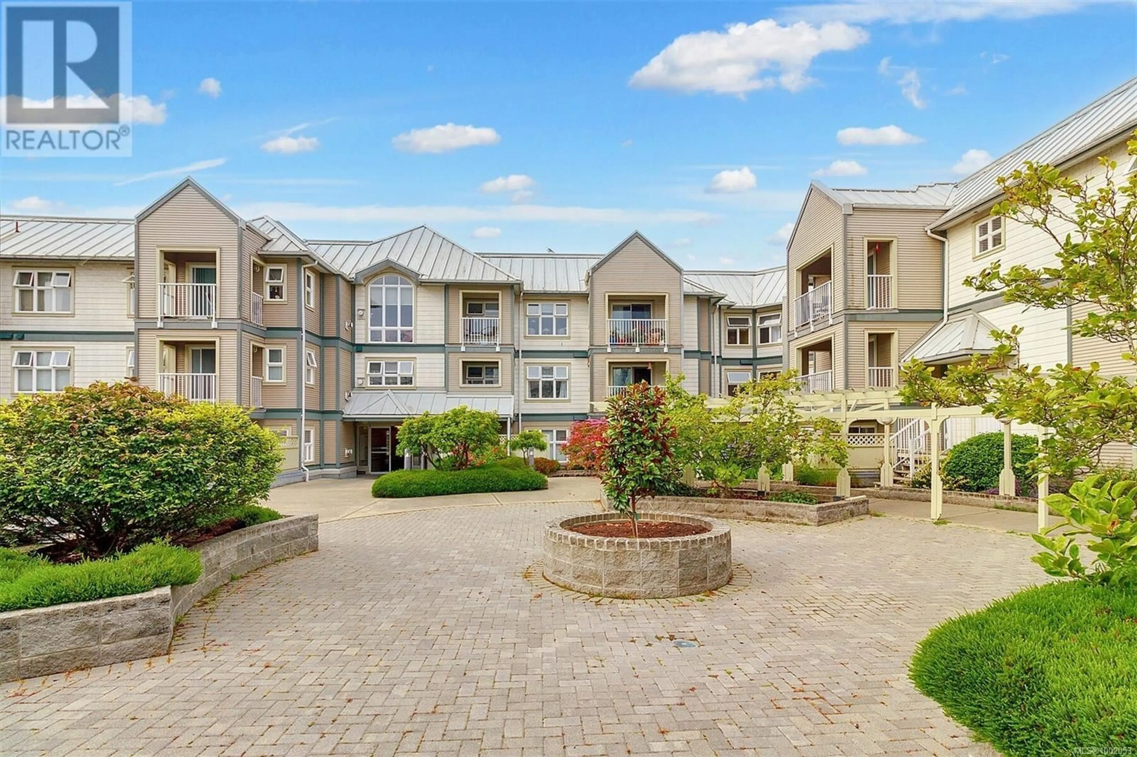 A pic from outside/outdoor area/front of a property/back of a property/a pic from drone, unknown for 304 - 3008 WASHINGTON AVENUE, Victoria British Columbia V9A1P6