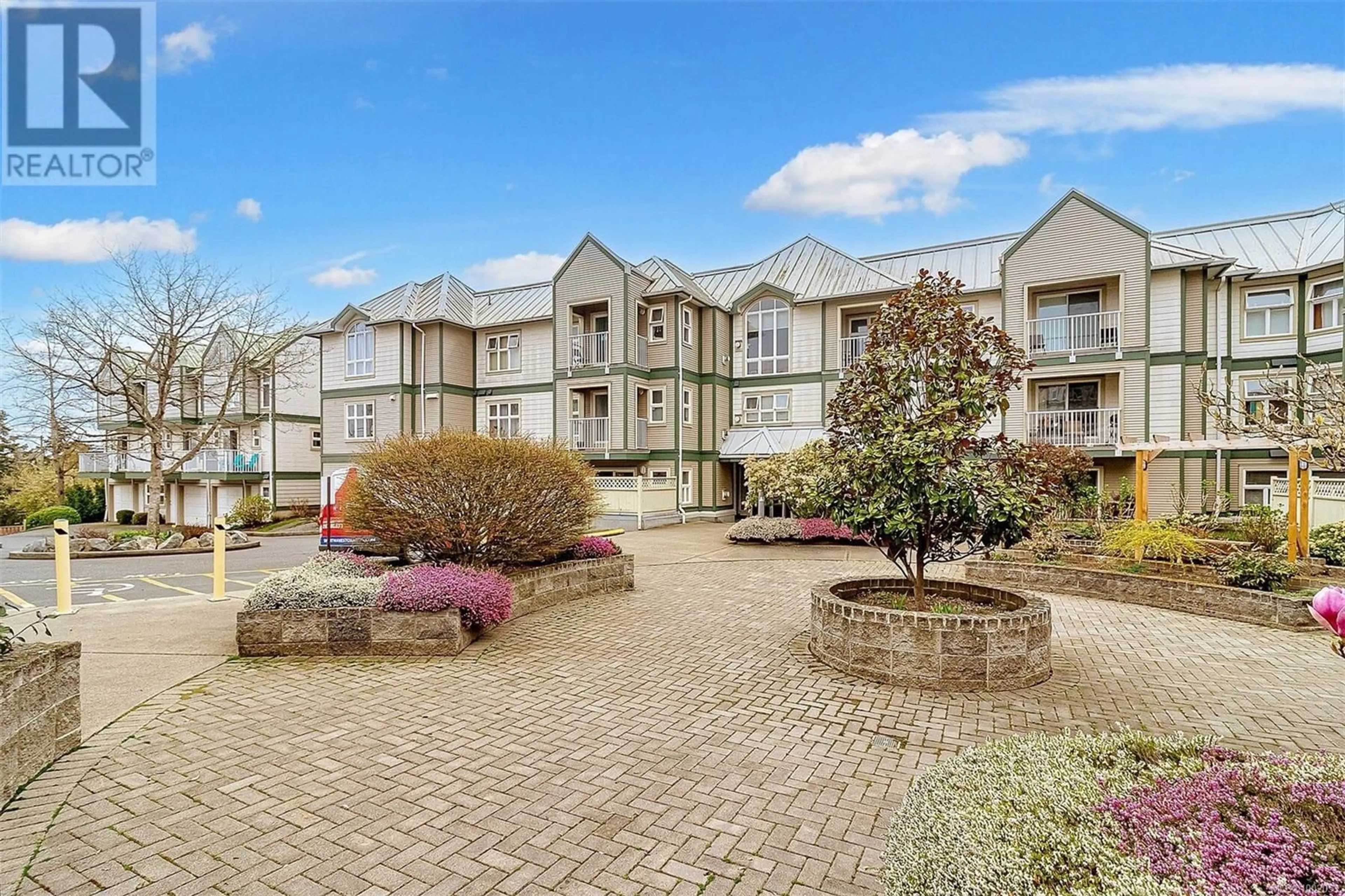 A pic from outside/outdoor area/front of a property/back of a property/a pic from drone, unknown for 304 - 3008 WASHINGTON AVENUE, Victoria British Columbia V9A1P6