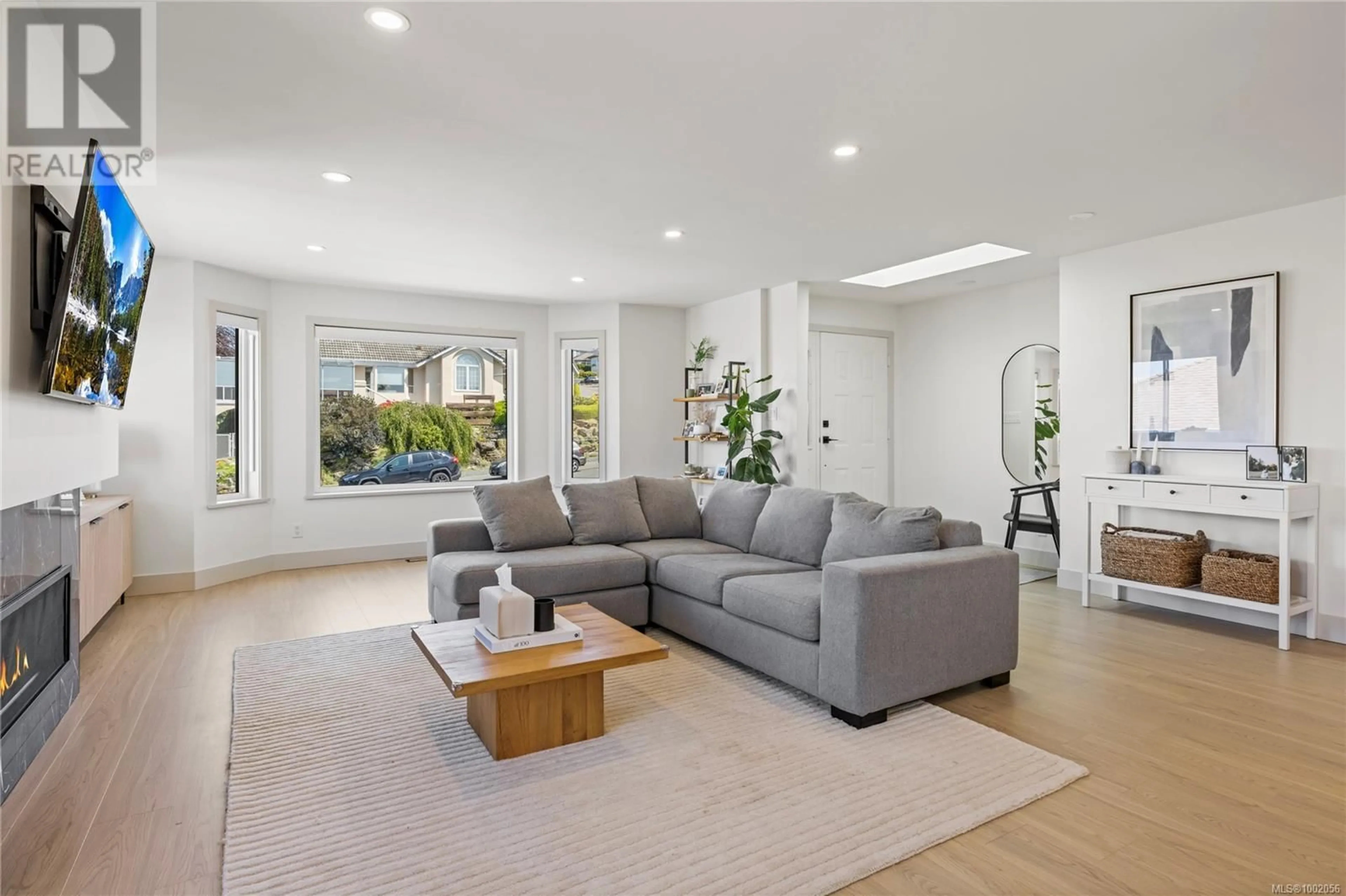 Living room with furniture, unknown for 5369 WILLIAMSON ROAD, Nanaimo British Columbia V9V1J9