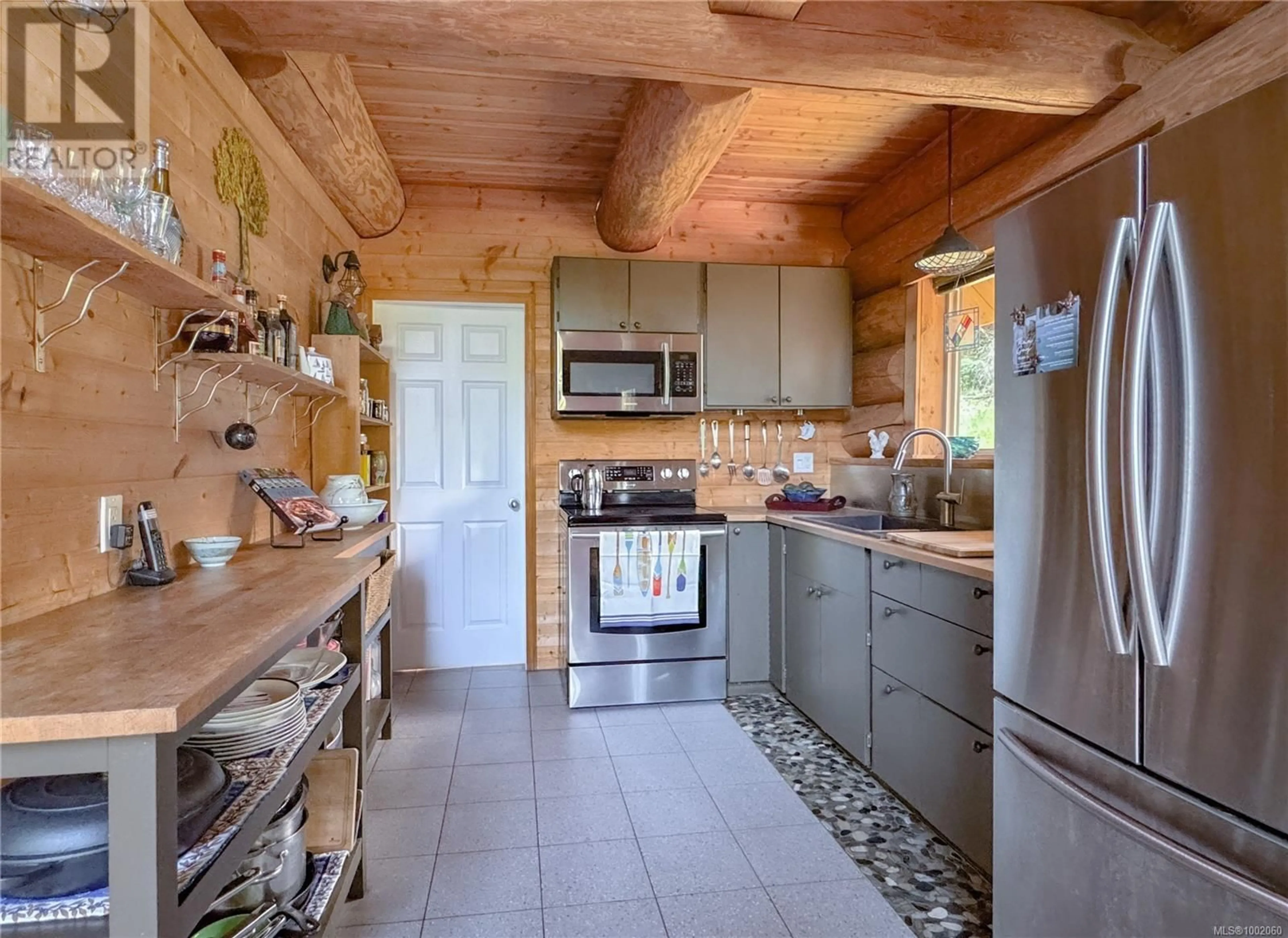 Rustic kitchen, unknown for 1467 MOBY DICK'S WAY, Gabriola Island British Columbia V0R1X5