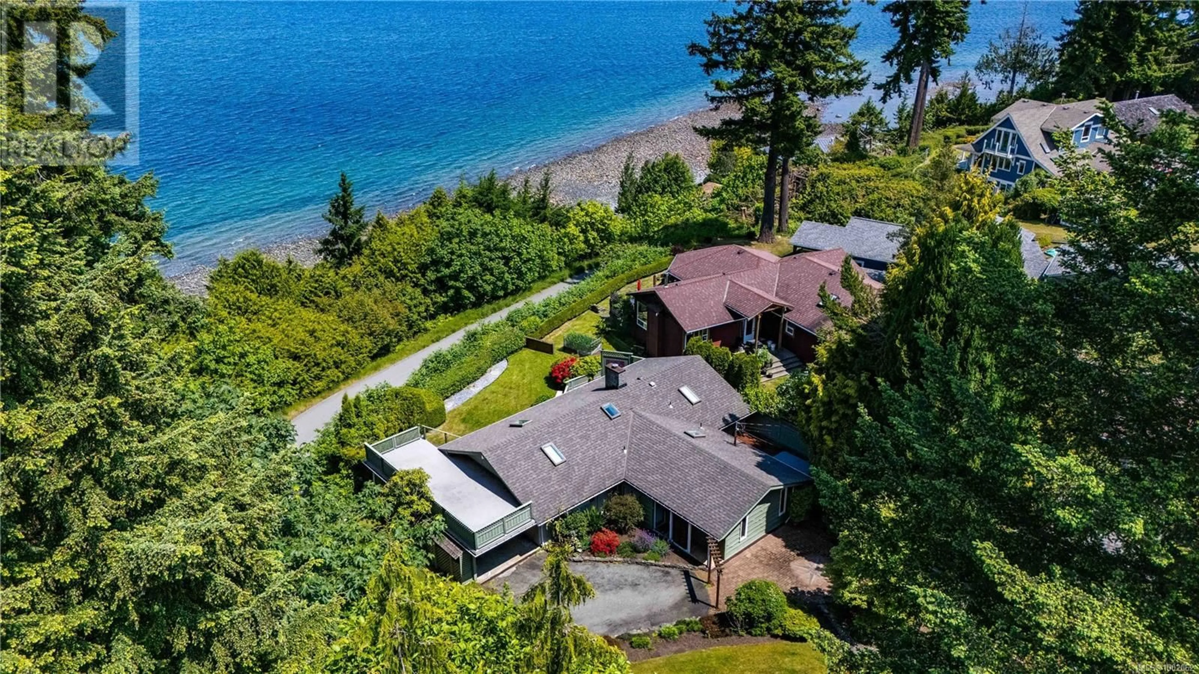 A pic from outside/outdoor area/front of a property/back of a property/a pic from drone, water/lake/river/ocean view for 5107 SEAVIEW DRIVE, Bowser British Columbia V0R1G0