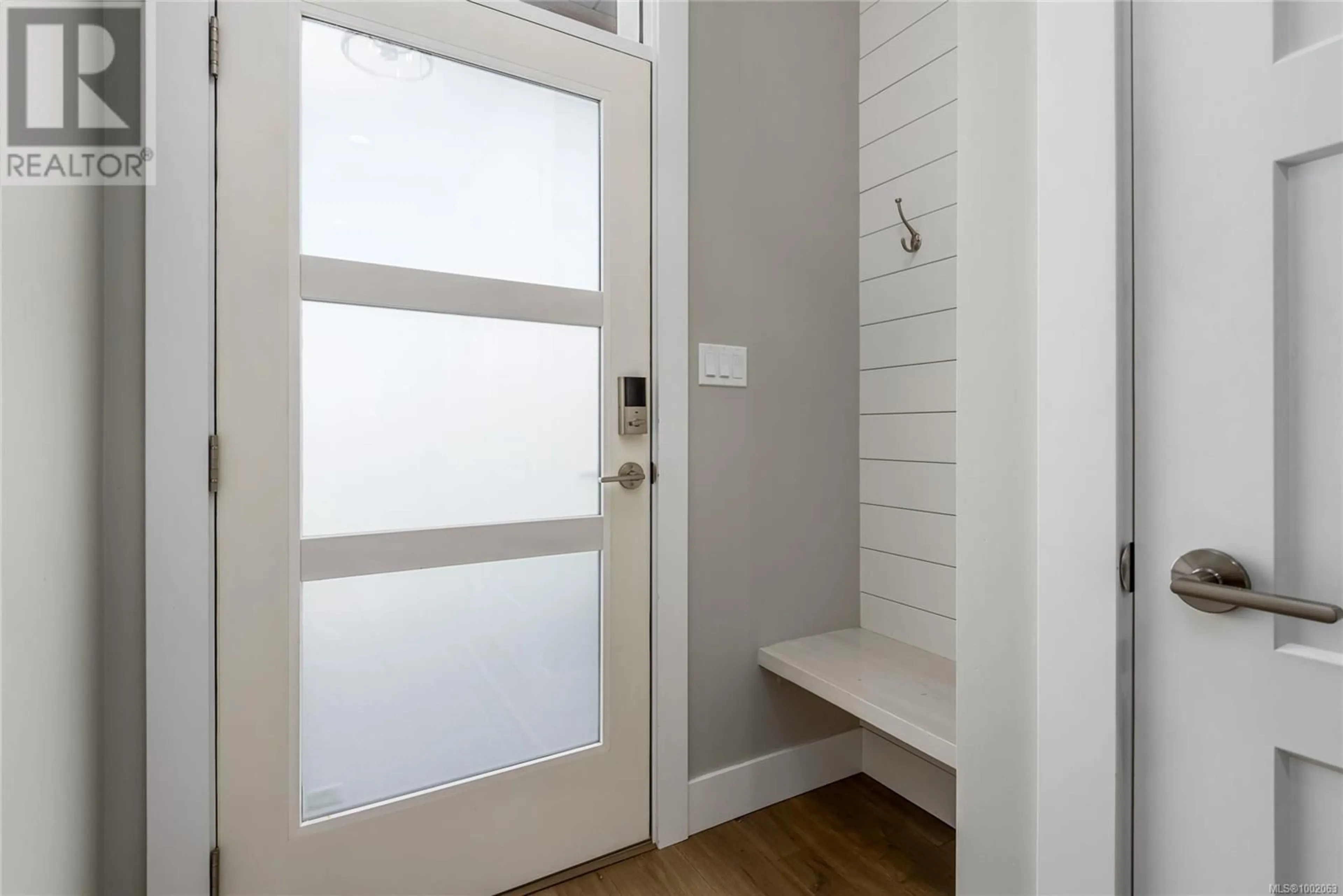 Indoor entryway for 55 - 2607 KENDAL AVENUE, Cumberland British Columbia V0R1S0
