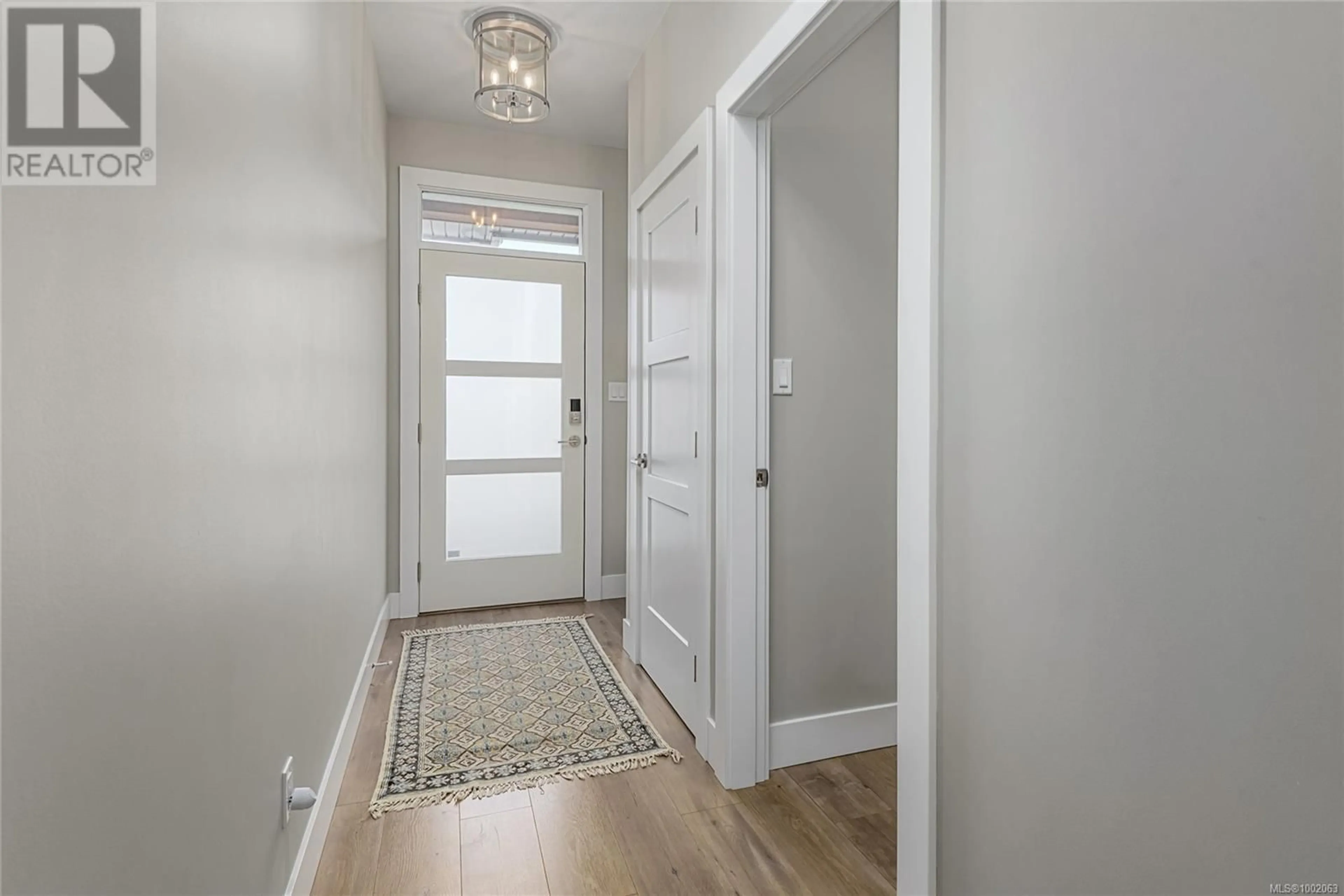 Indoor entryway for 55 - 2607 KENDAL AVENUE, Cumberland British Columbia V0R1S0