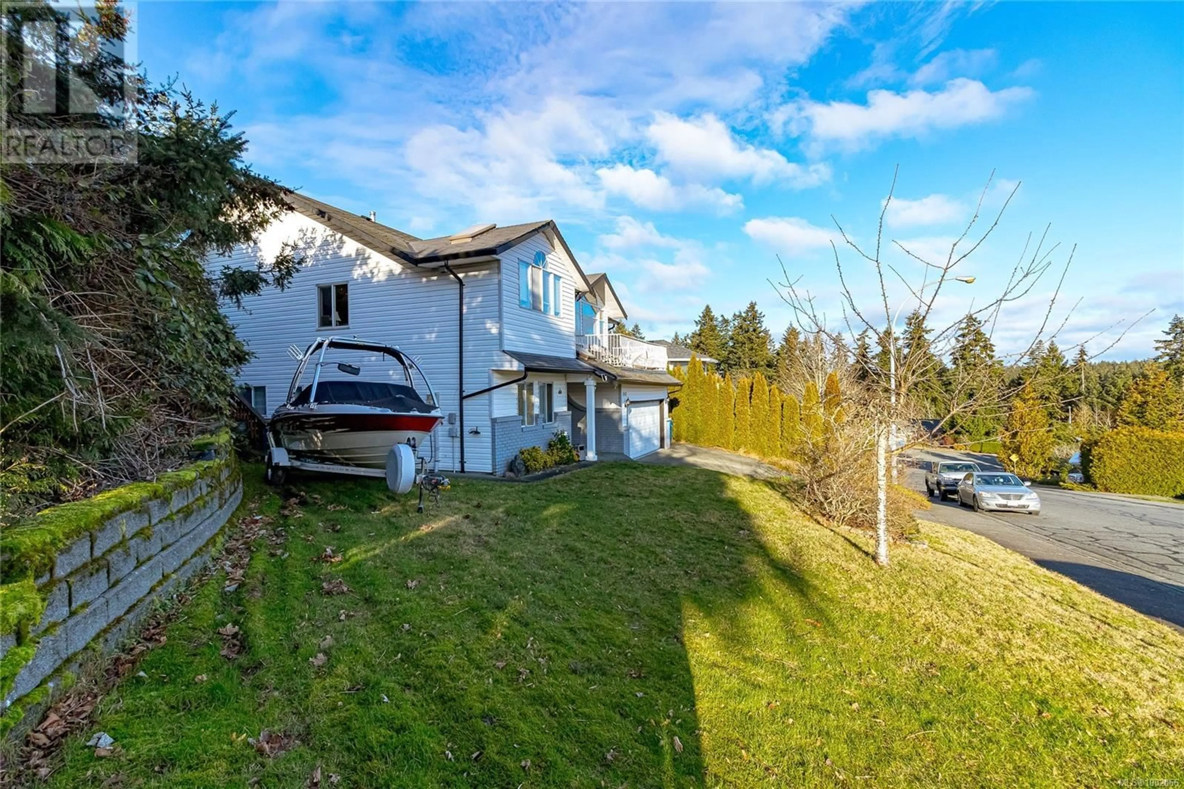 A pic from outside/outdoor area/front of a property/back of a property/a pic from drone, unknown for 217 TAHOE AVENUE, Nanaimo British Columbia V9R6S2