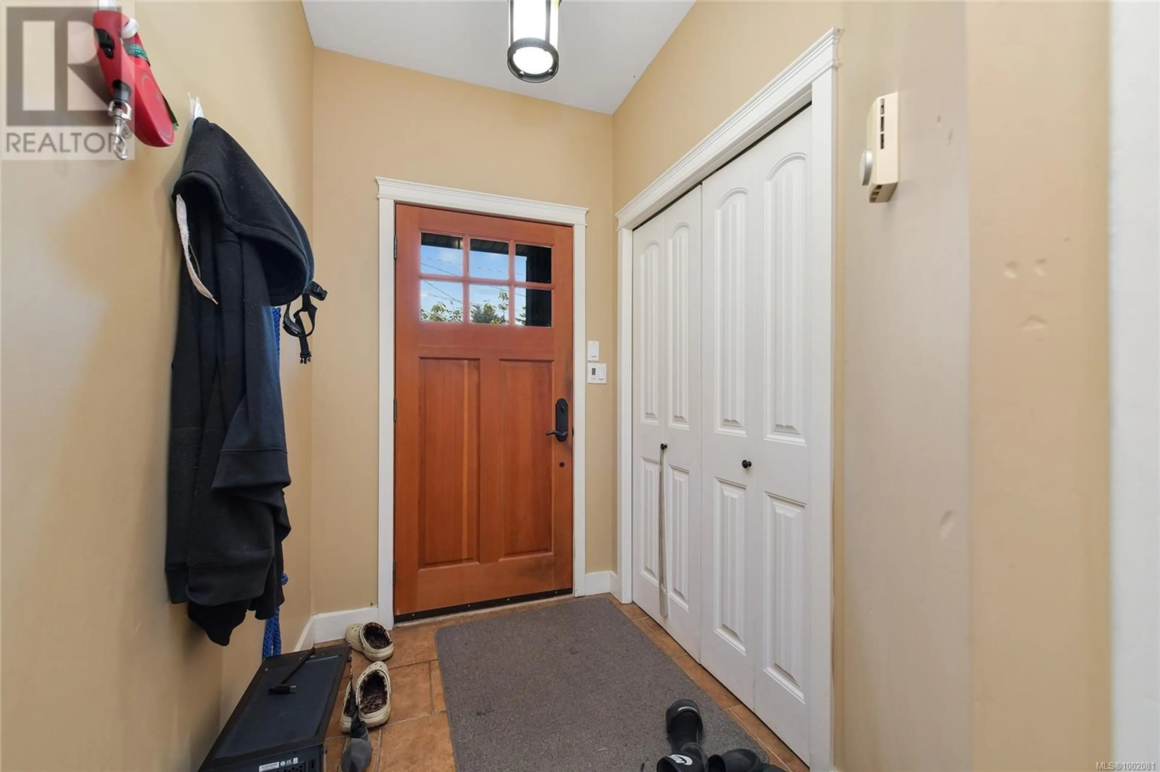 Indoor entryway for 953 GLEN WILLOW PLACE, Langford British Columbia V9B4W3