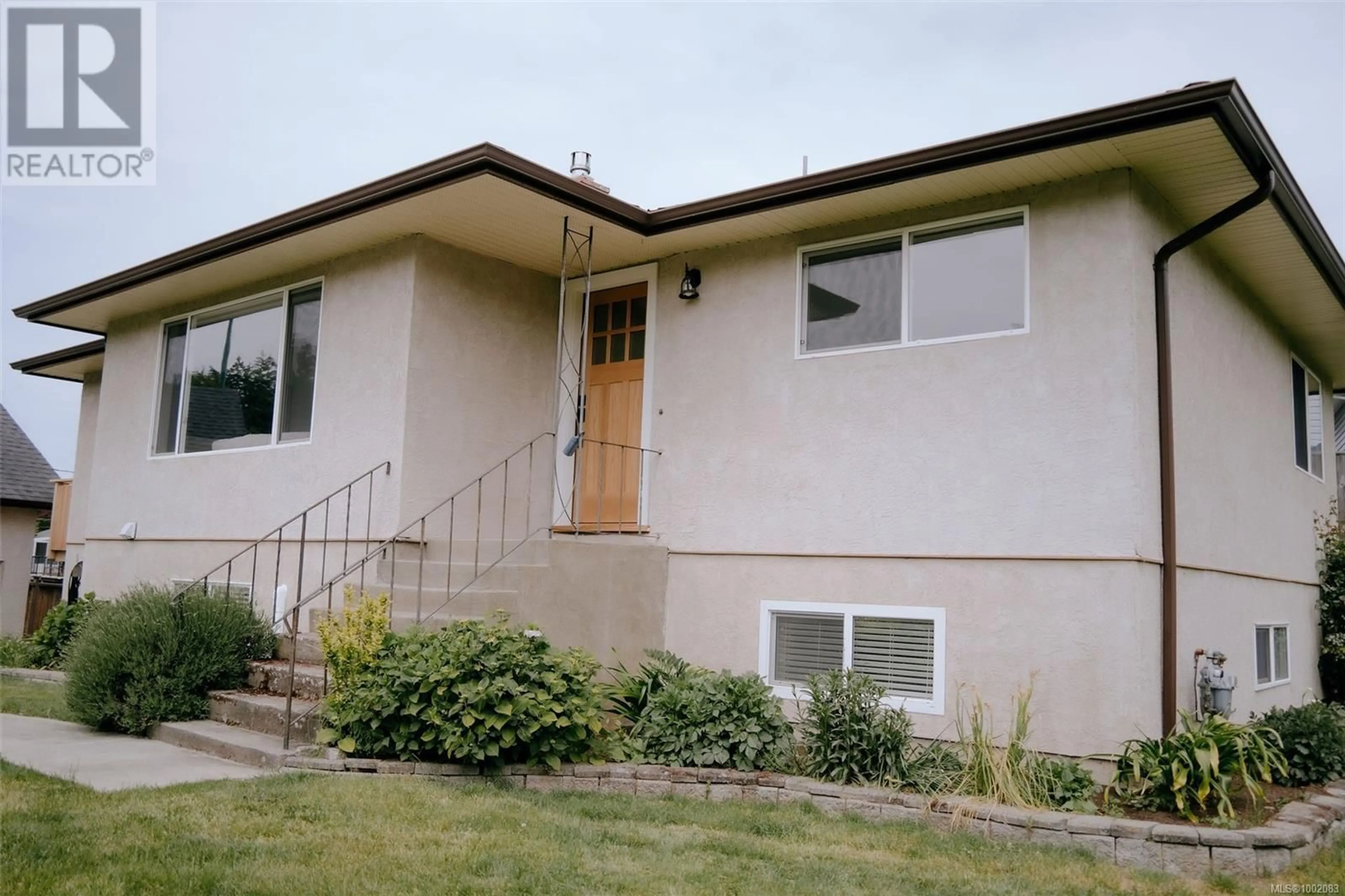 Home with vinyl exterior material, unknown for 26 BISHAN PLACE, View Royal British Columbia V9B5P1