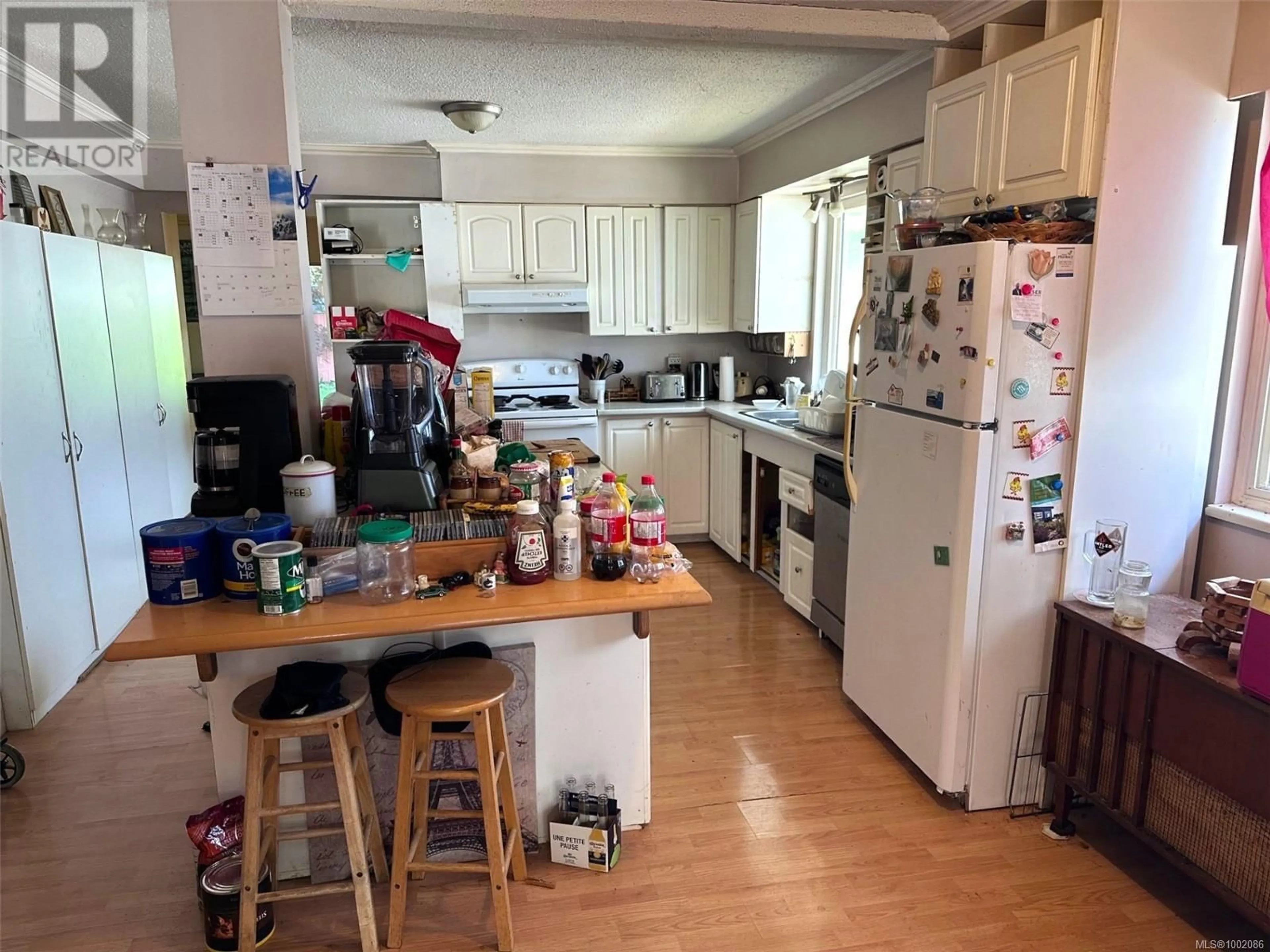 Standard kitchen, unknown for 6291 FAIRVIEW WAY, Duncan British Columbia V9L2J4