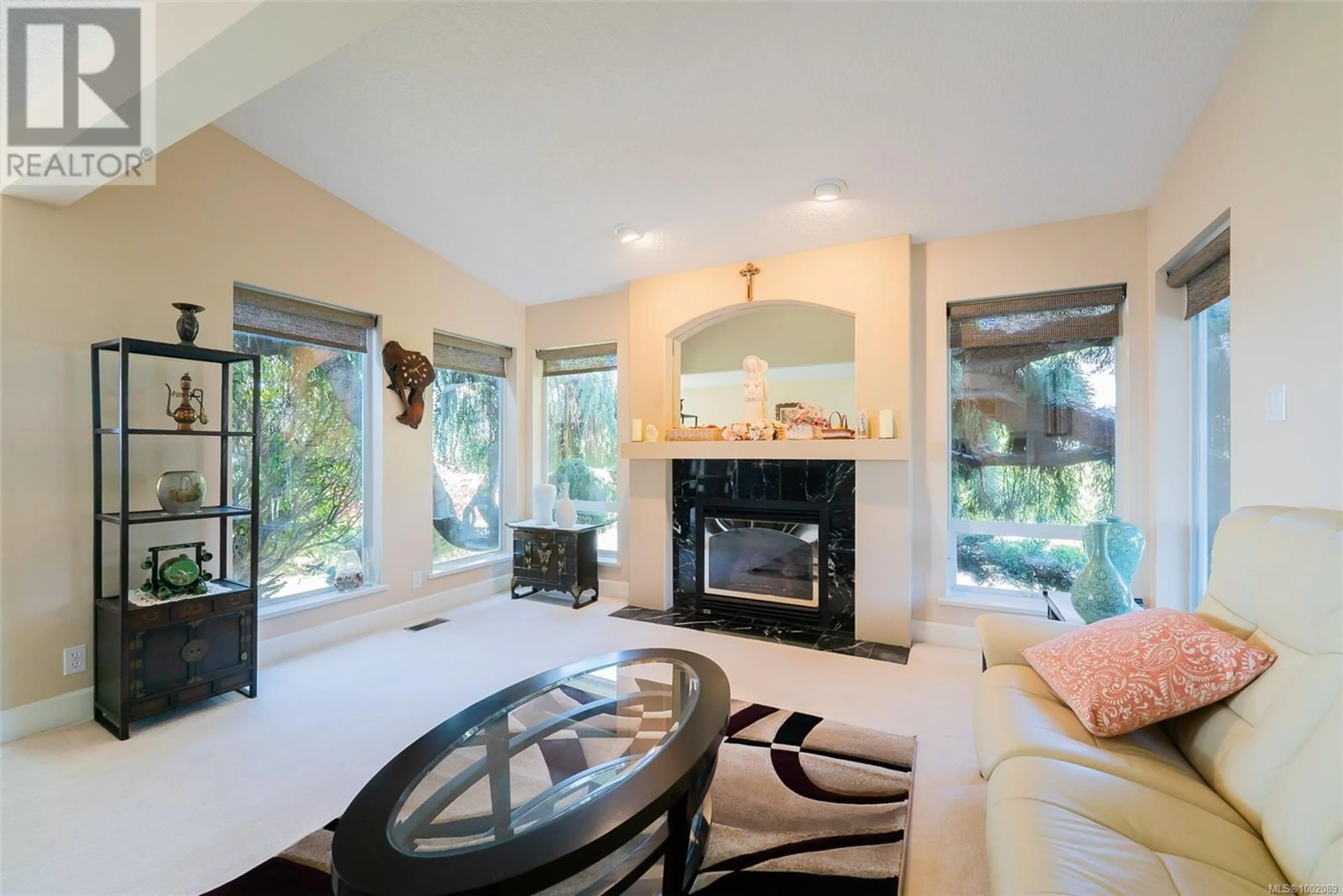 Living room with furniture, ceramic/tile floor for 3689 GLEN OAKS DRIVE, Nanaimo British Columbia V9T5A1