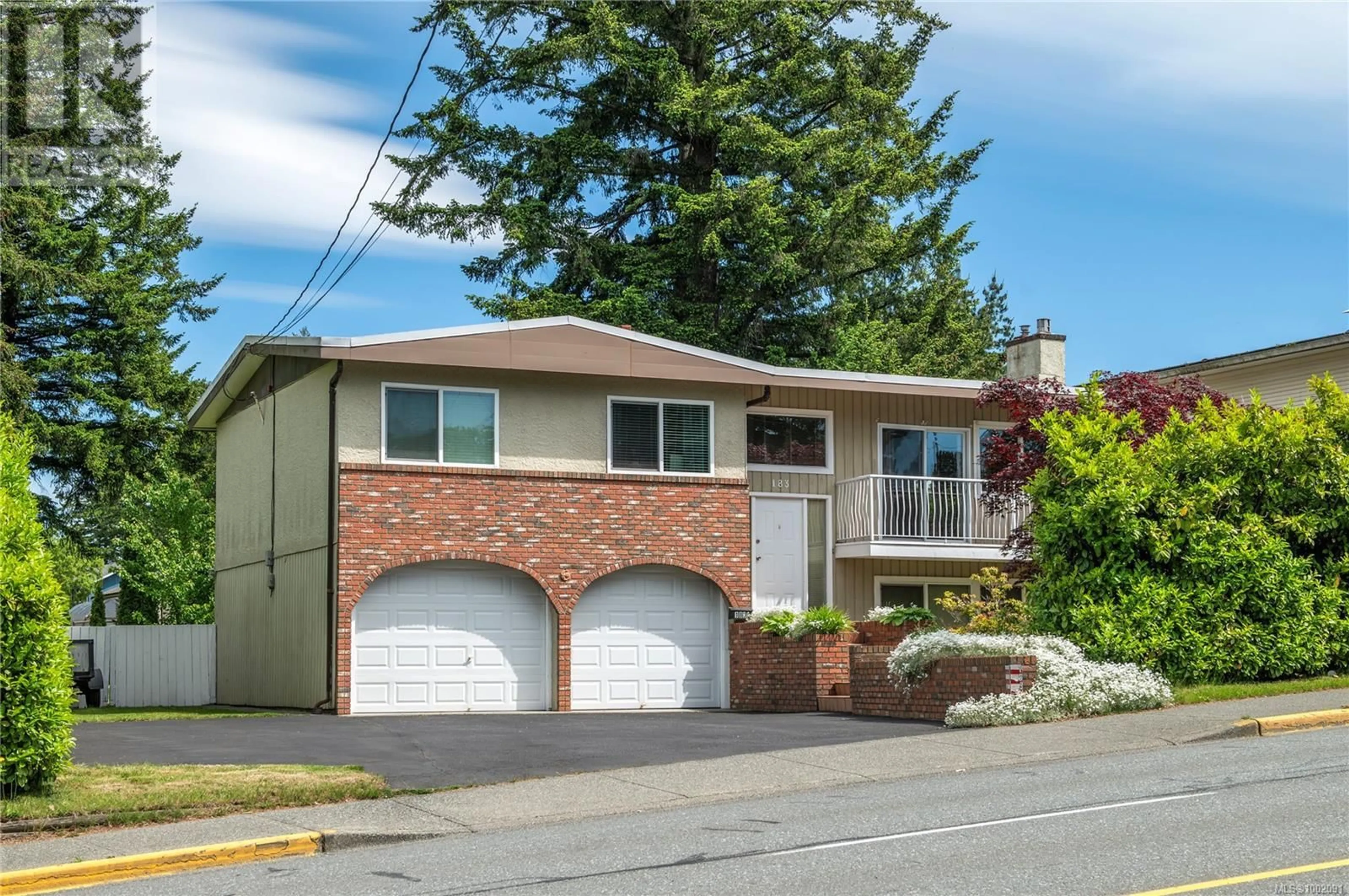 Home with vinyl exterior material, street for 183 DOGWOOD STREET SOUTH, Campbell River British Columbia V9W2X5
