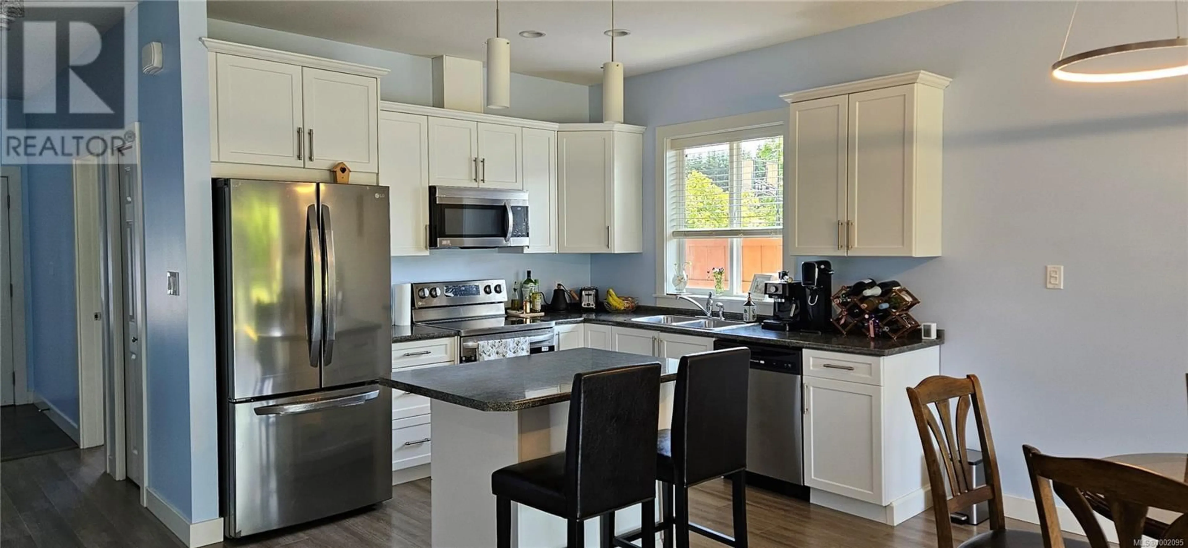 Open concept kitchen, ceramic/tile floor for 226 SILVER VALLEY ROAD, Nanaimo British Columbia V9S0B8
