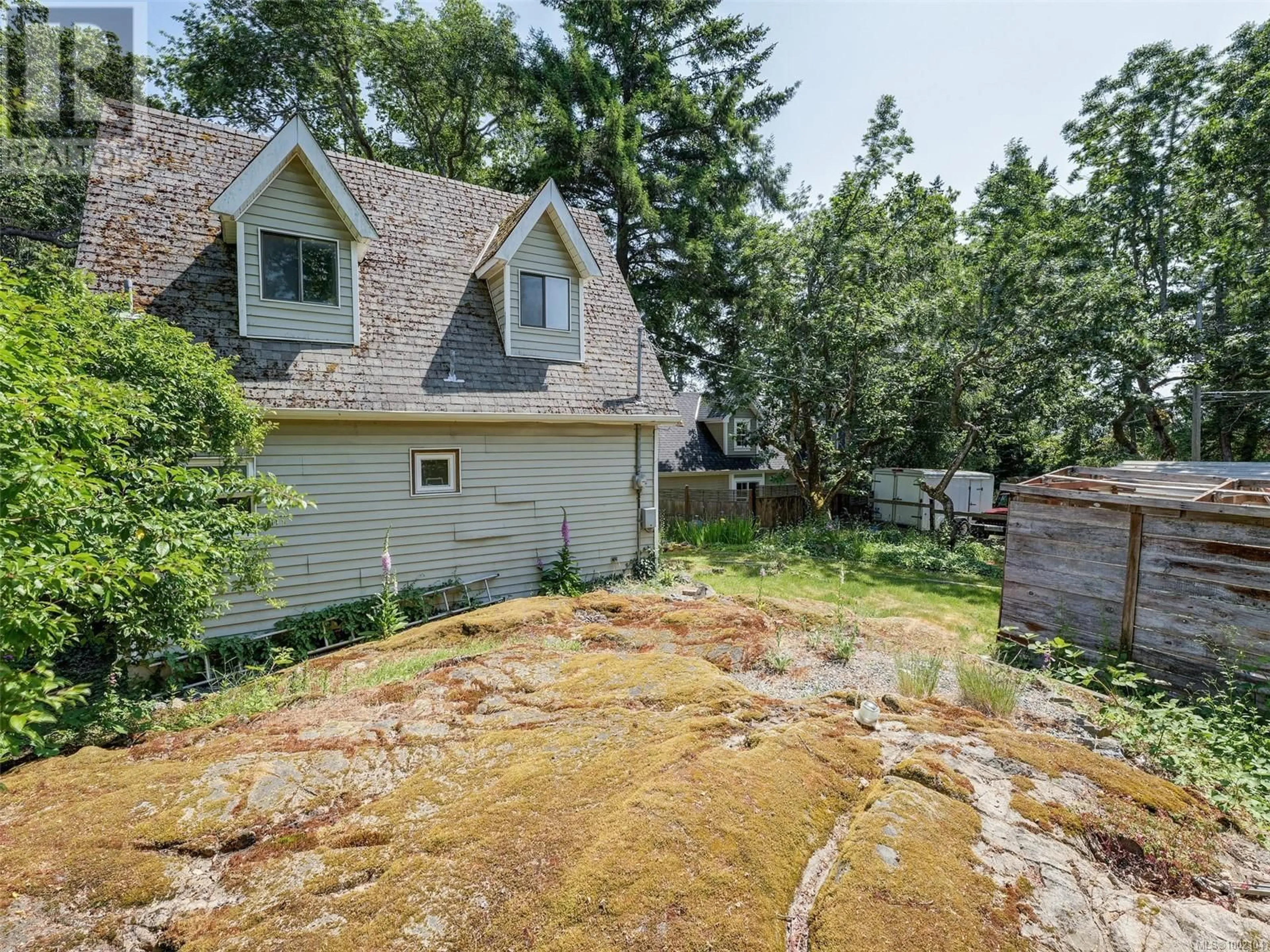 A pic from outside/outdoor area/front of a property/back of a property/a pic from drone, unknown for 2784 TUDOR AVENUE, Saanich British Columbia V8N1L7