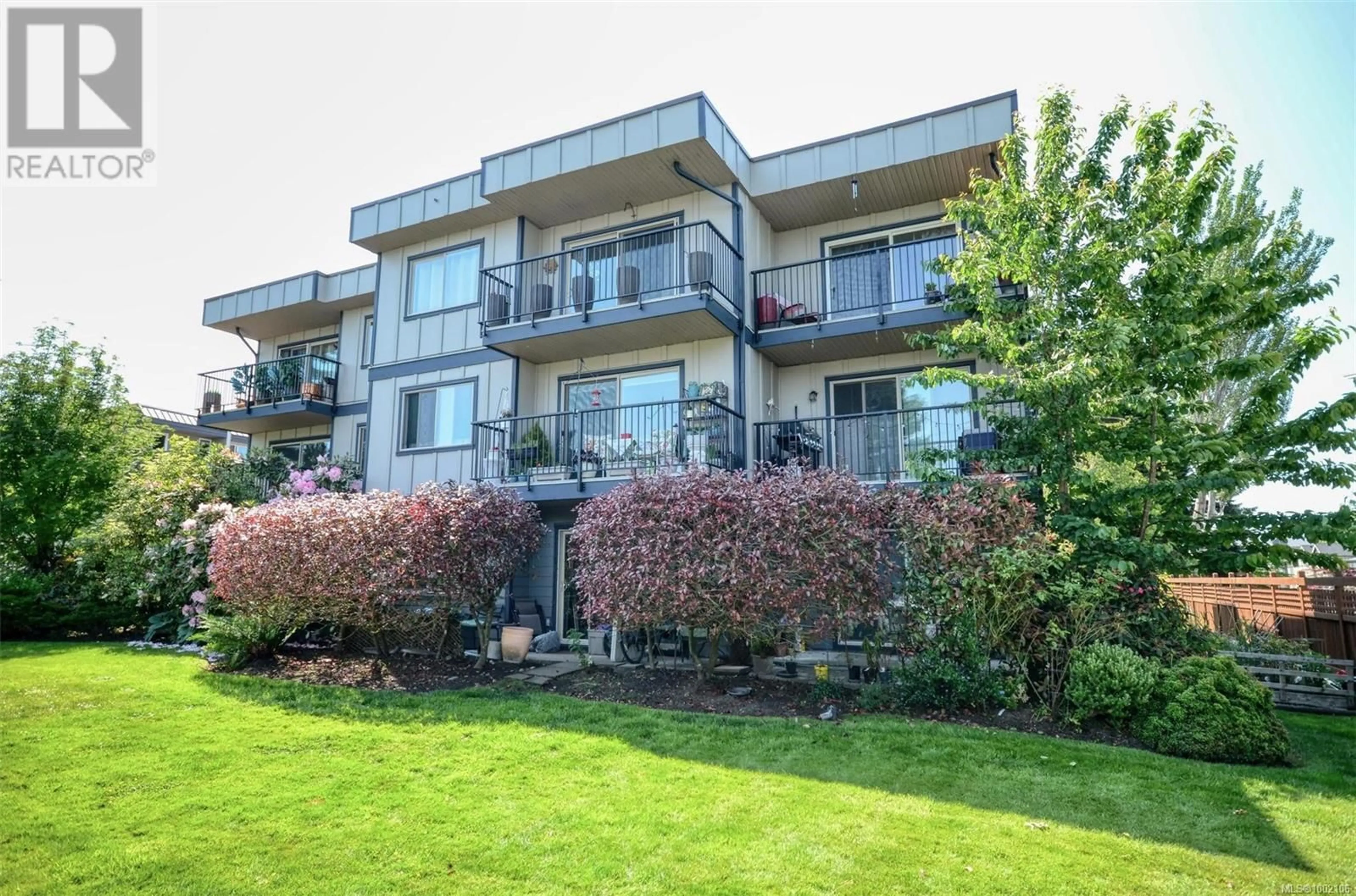 Patio, unknown for 303 - 2427 AMHERST AVENUE, Sidney British Columbia V8L2H1